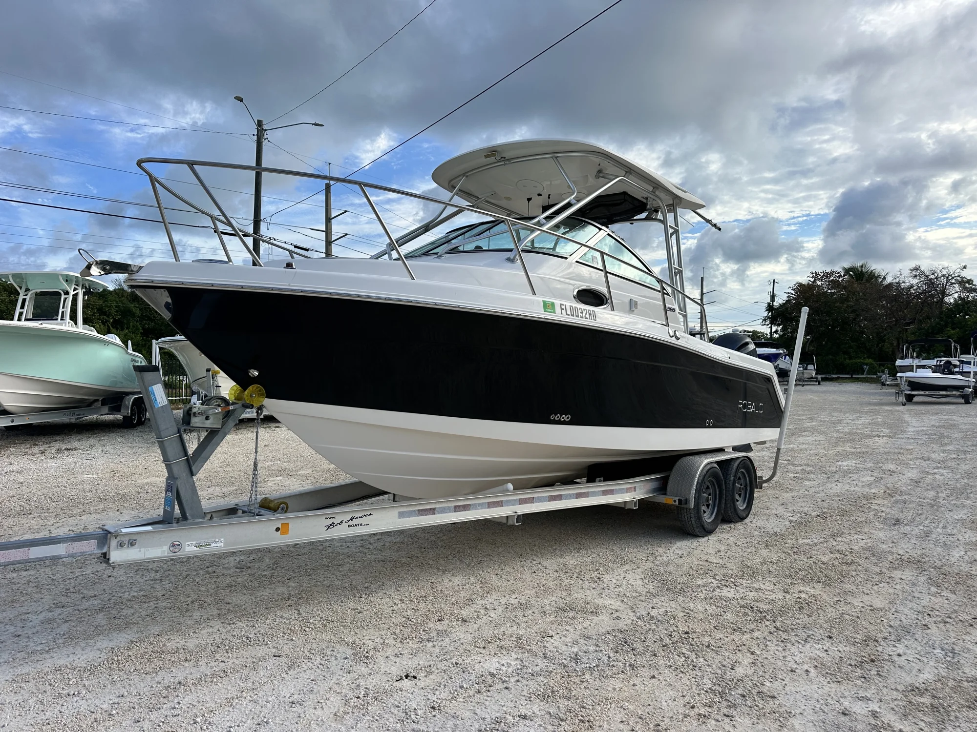 2016 Robalo R265 - Image 5