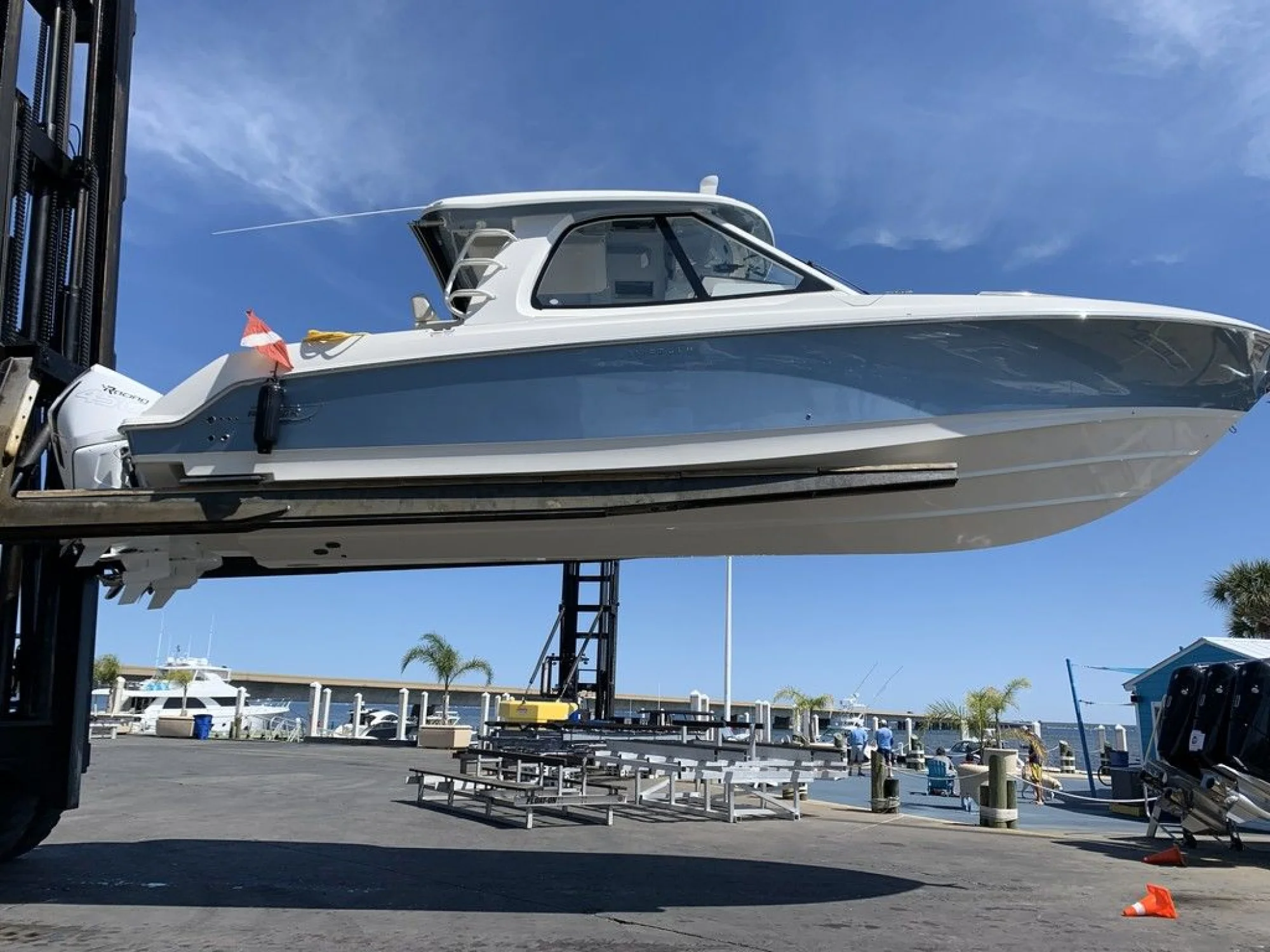 Boston Whaler 380 Realm - Image 4