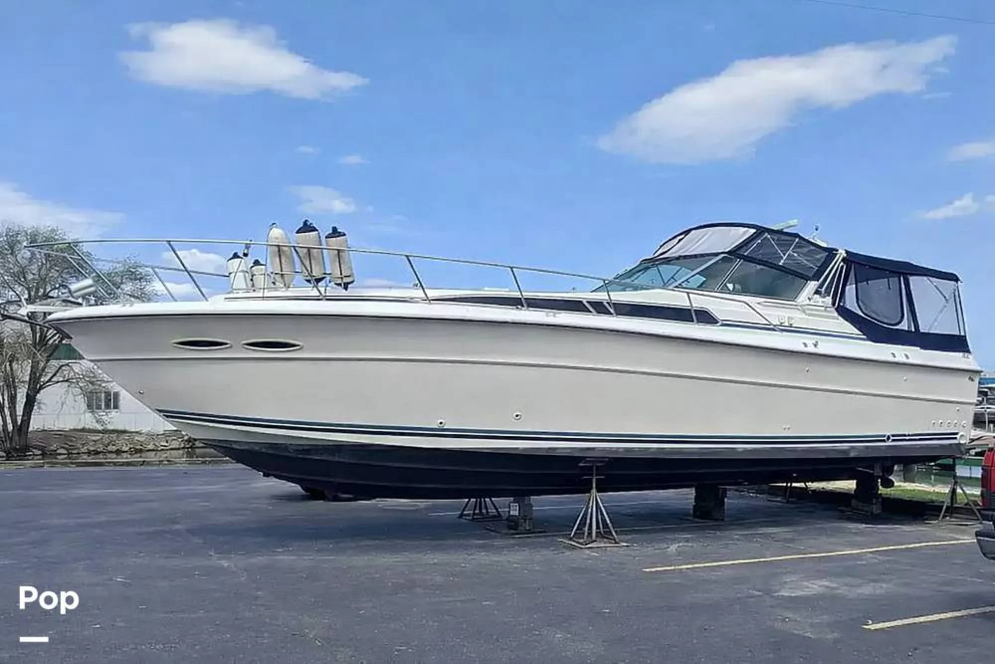 1986 Sea Ray 390 EC - Image 2