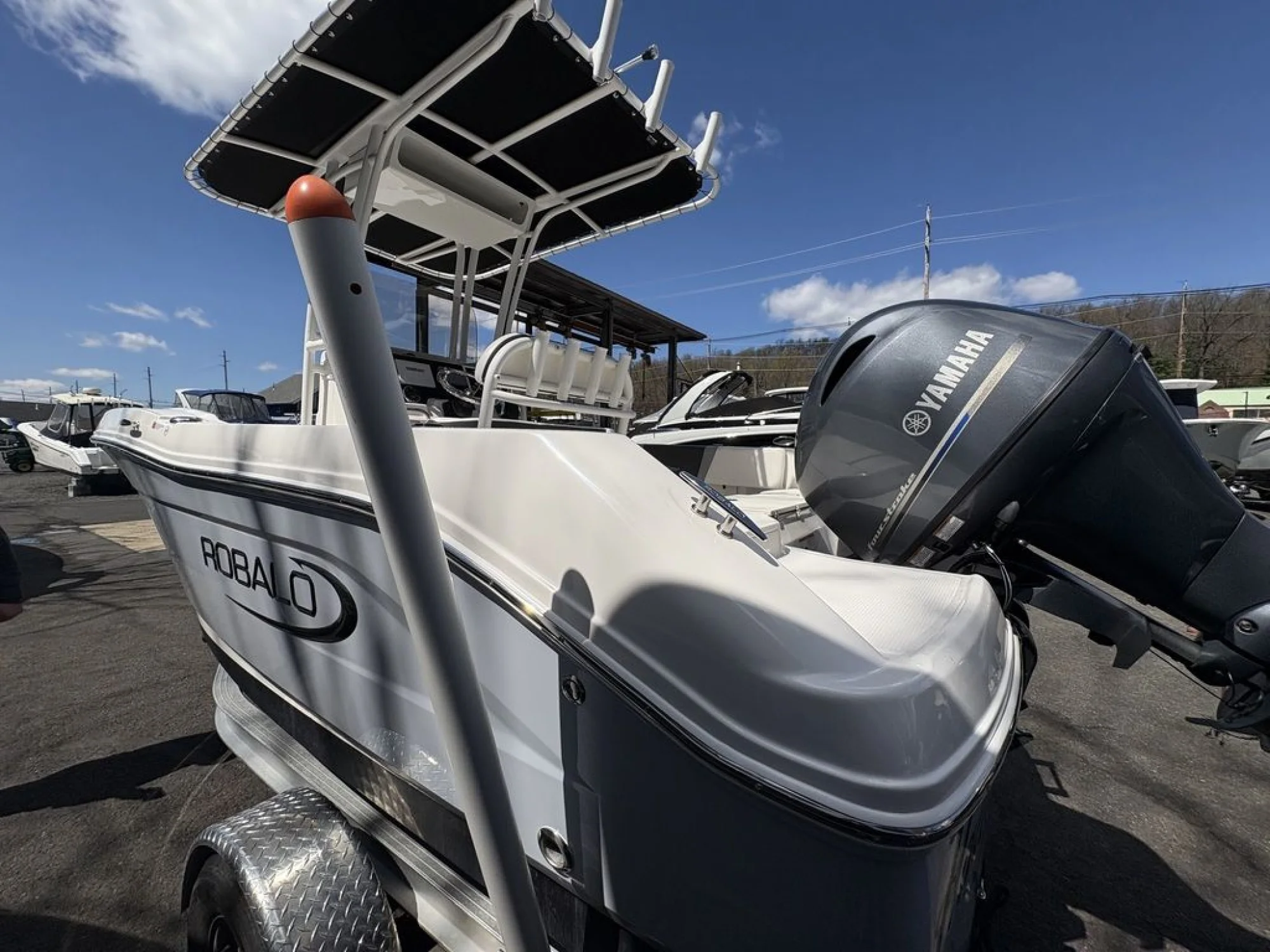 2023 Robalo R180 - Image 4