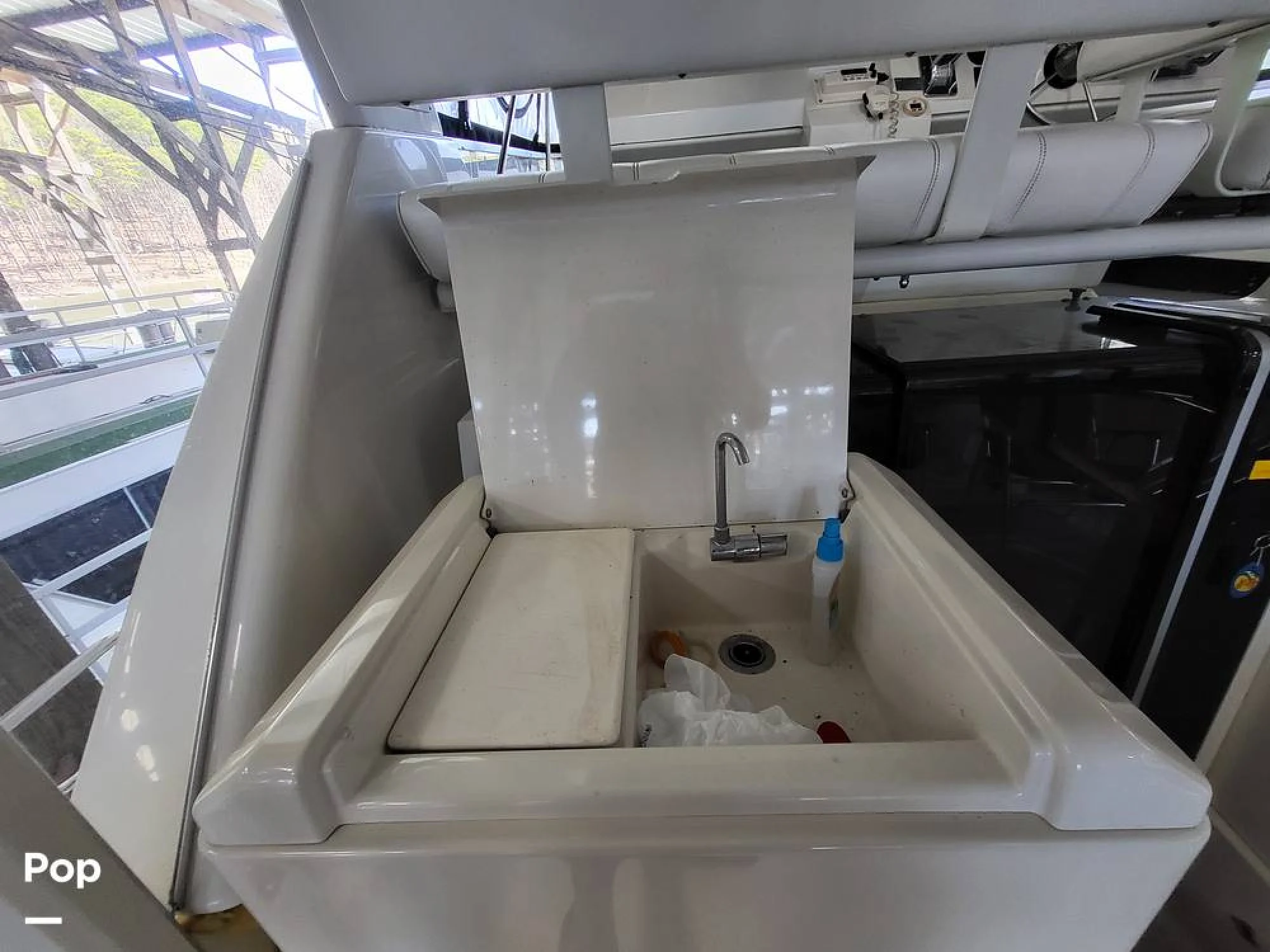 1997 Carver 355 Aft Cabin - Image 5