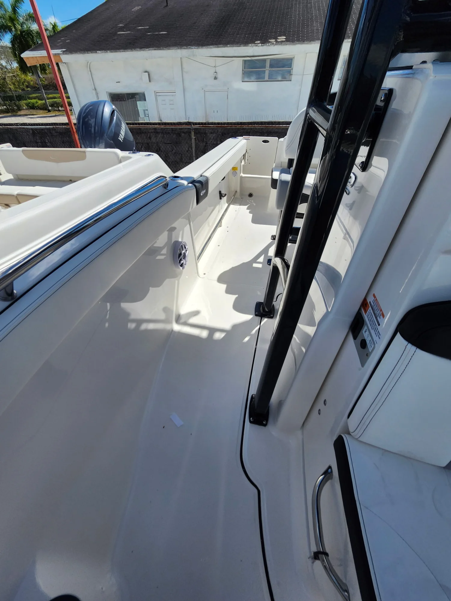 2025 ROBALO 222 Explorer - Image 5