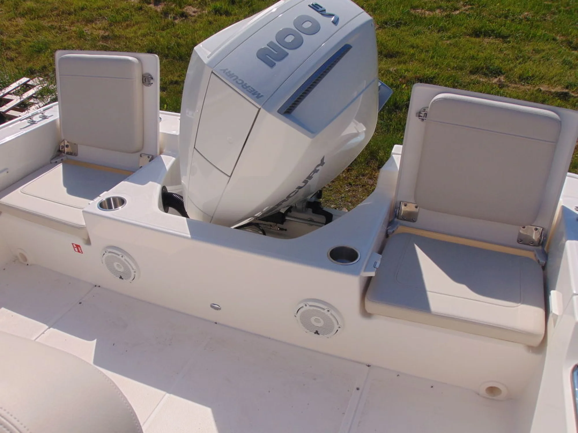 Boston Whaler 210 Montauk - Image 5