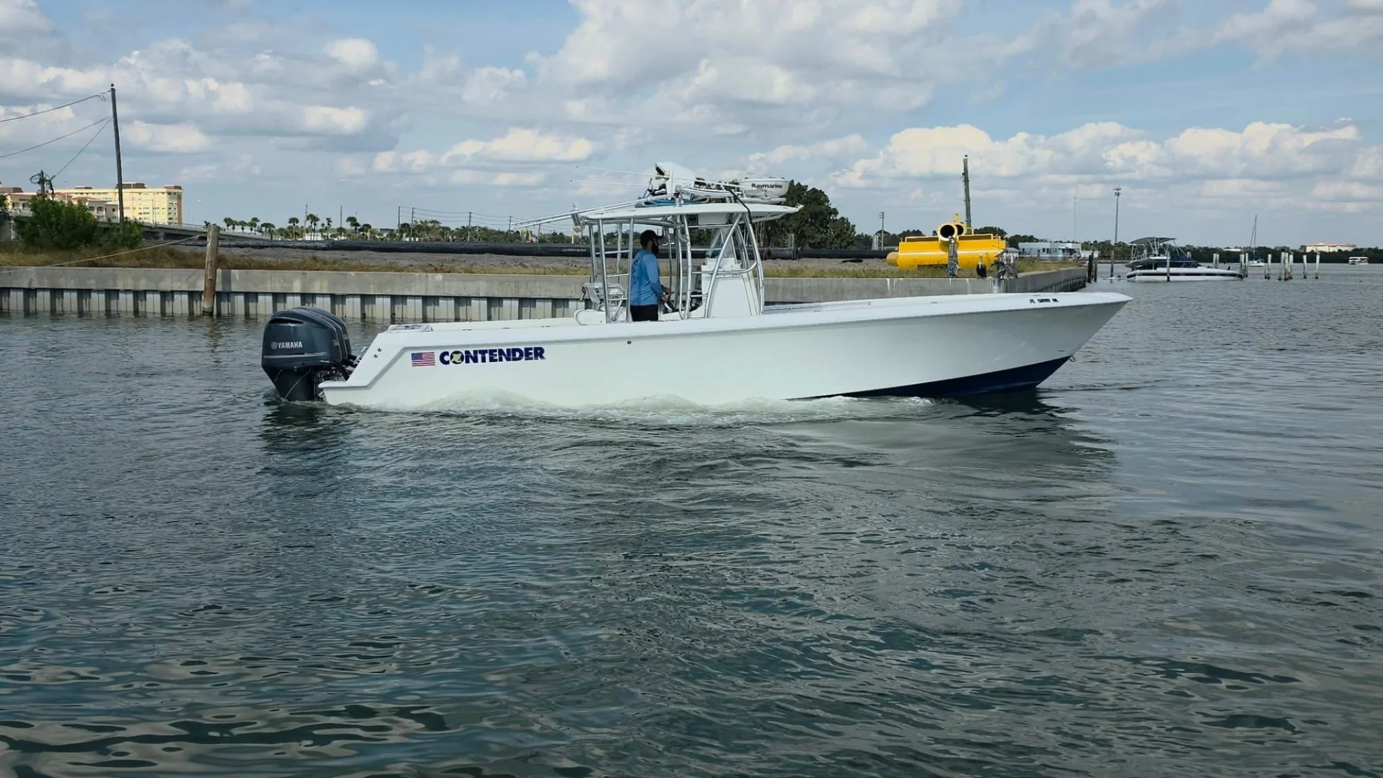 2007 CONTENDER 33T – TRIPLE 2015 YAMAHA 300s – TRAILER INCLUDED