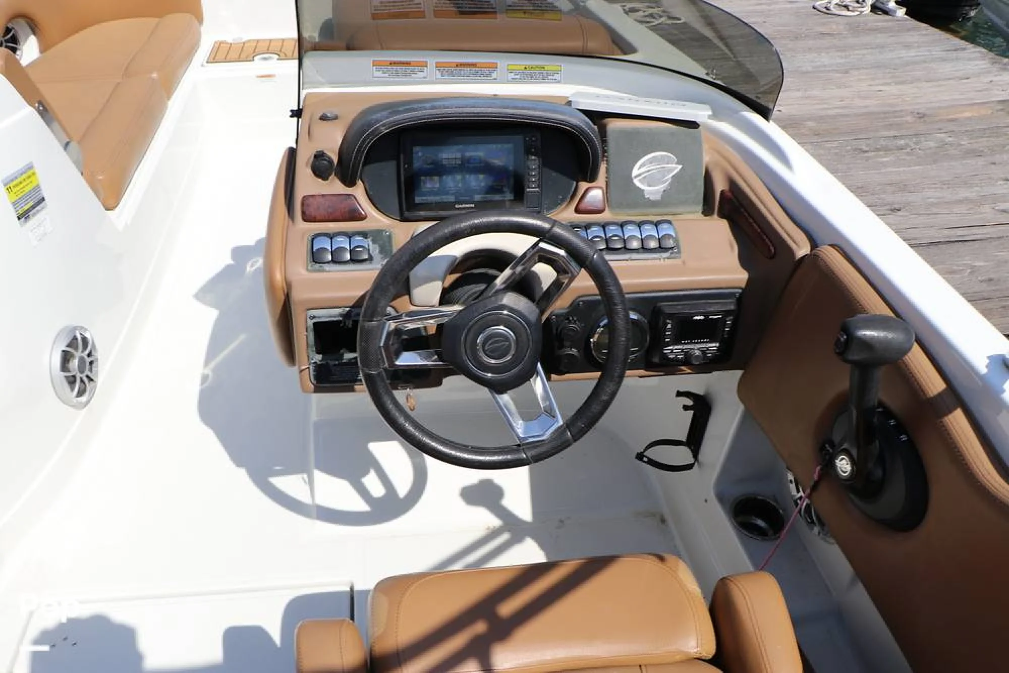 2023 Crownline E225 XS - Image 5