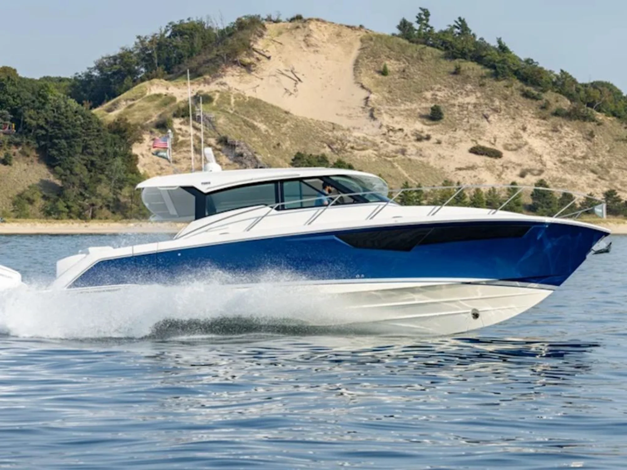 Tiara Yachts 43LE - Image 3