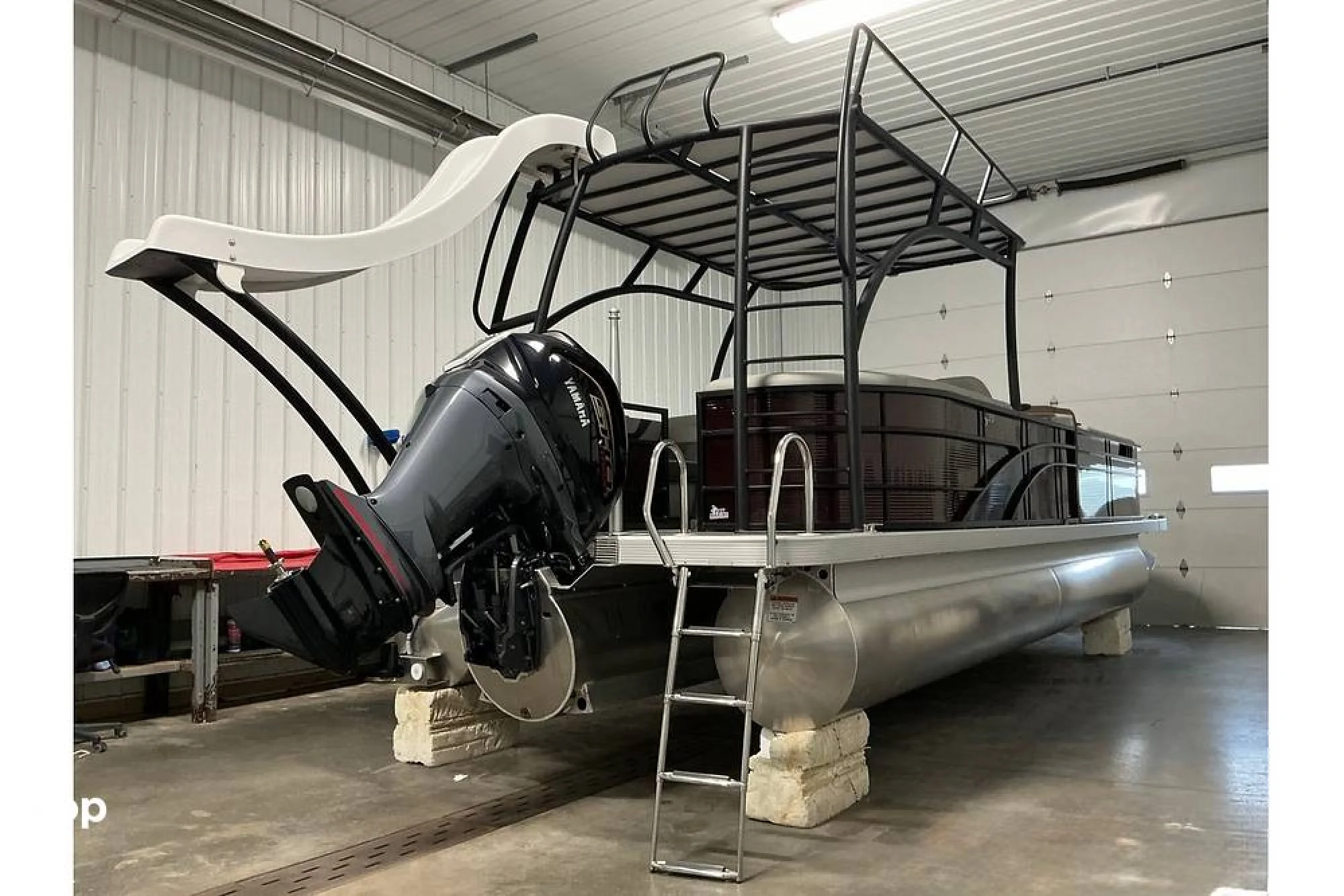 2023 Bennington 25SXSRTD - Main Image