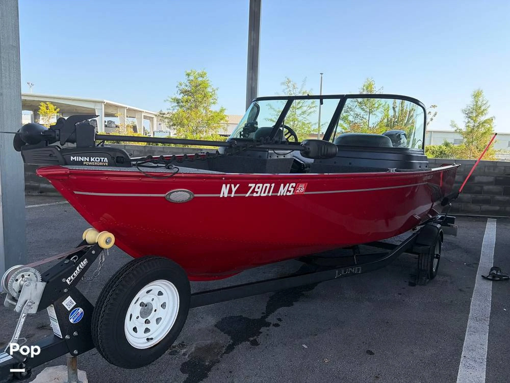 2022 Lund Angler 1650