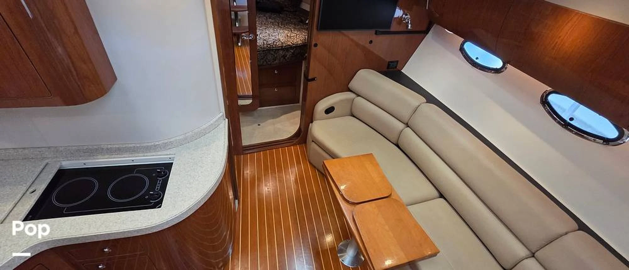 2008 Regal Commodore 4060 - Image 2