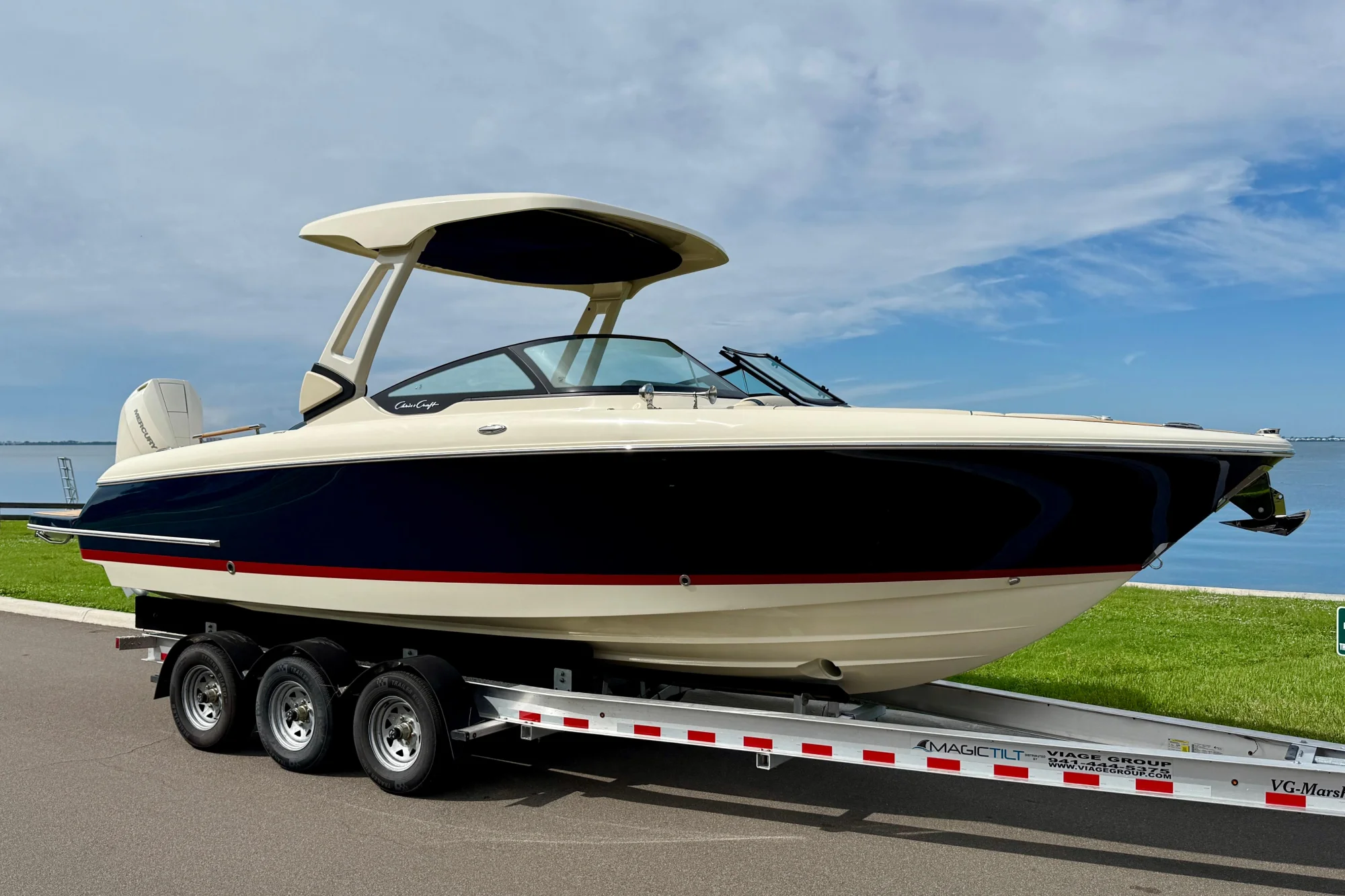 2026 Chris-Craft Sportster 28 - Image 2