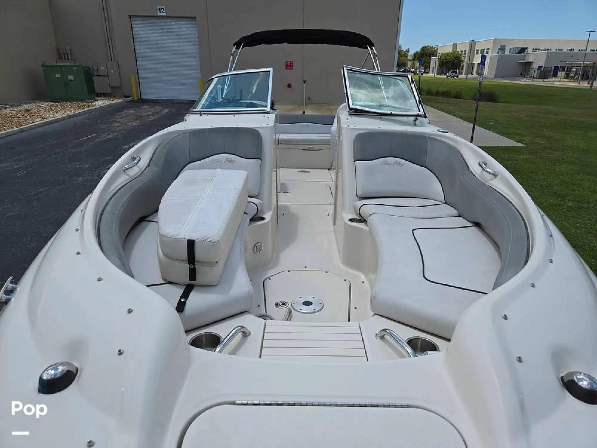 2009 Sea Ray 240 Sundeck - Image 5