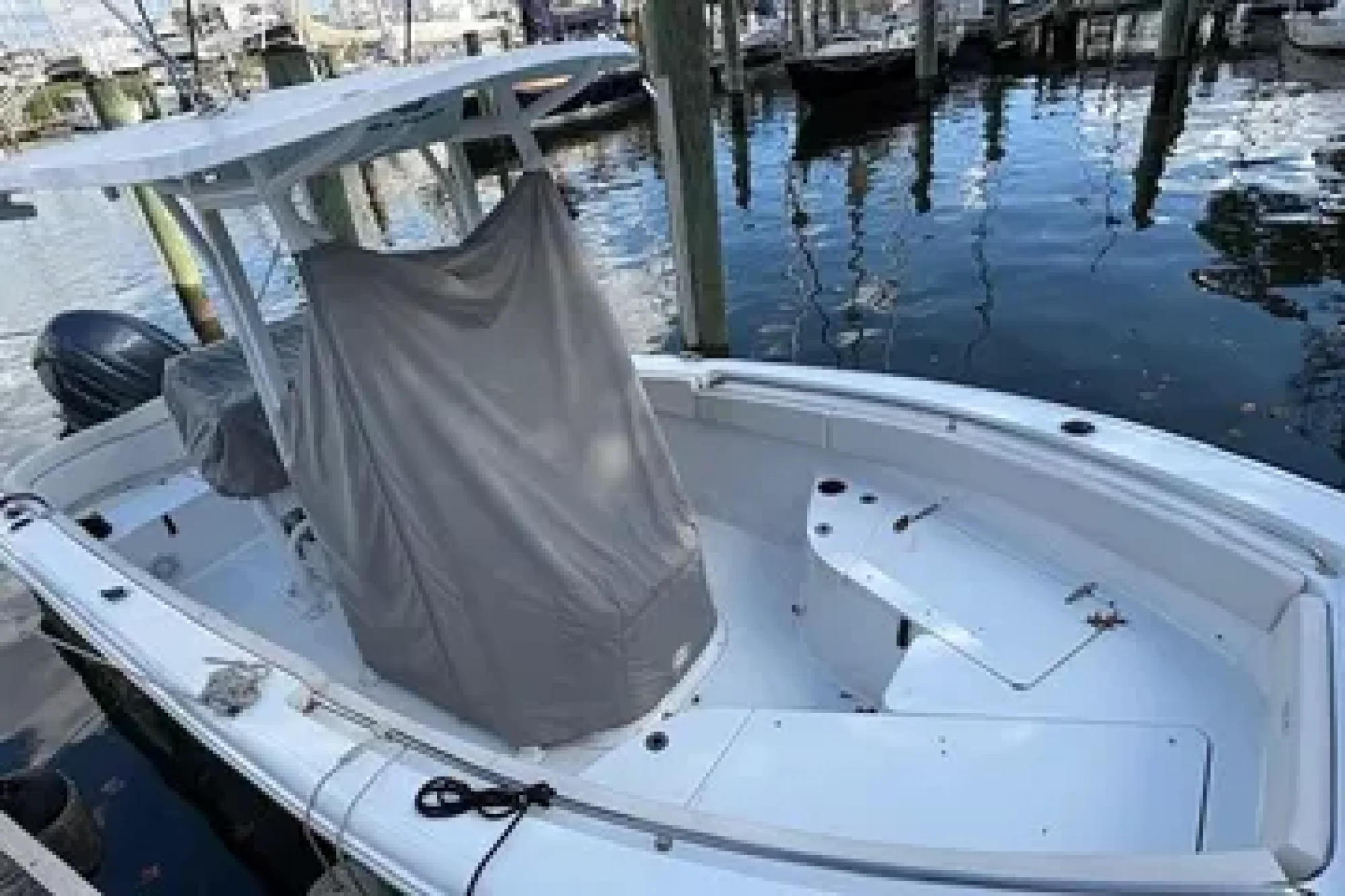 2024 Sea Hunt Ultra 219 - Image 5