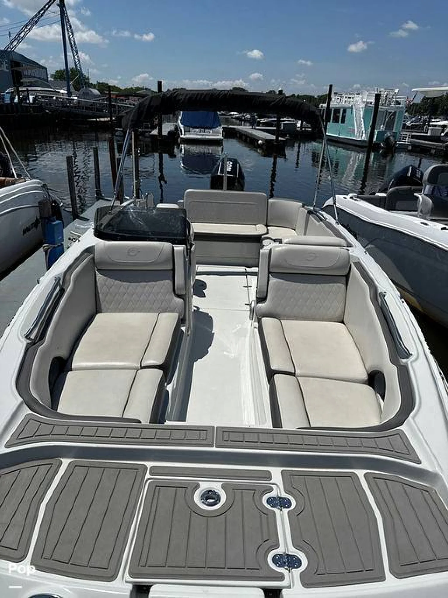 2024 Crownline E230XS - Image 5