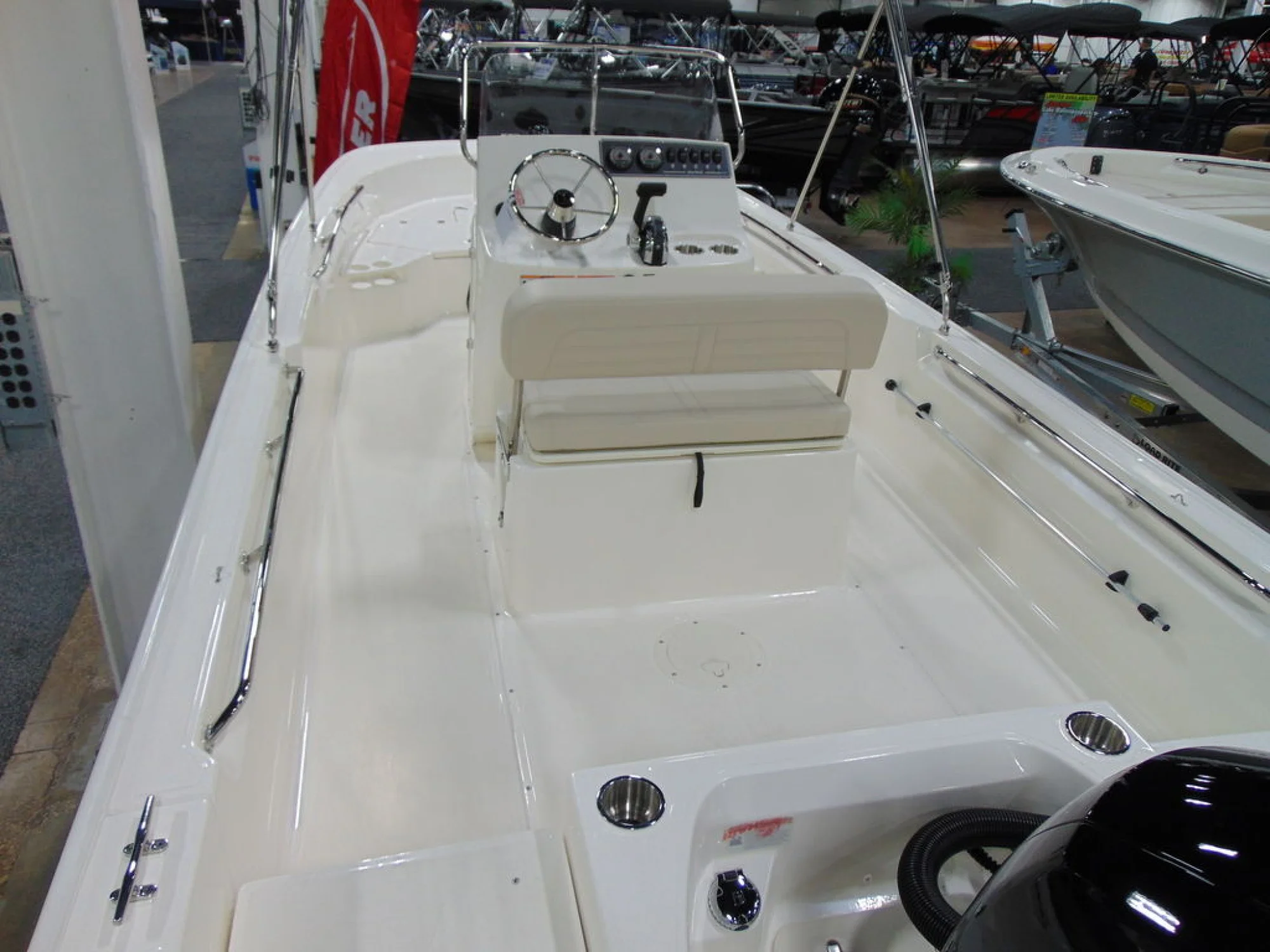Boston Whaler 190 Montauk - Image 5