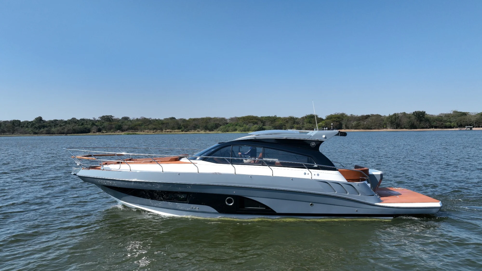 2027 Hanover 415 -Inboard - Main Image