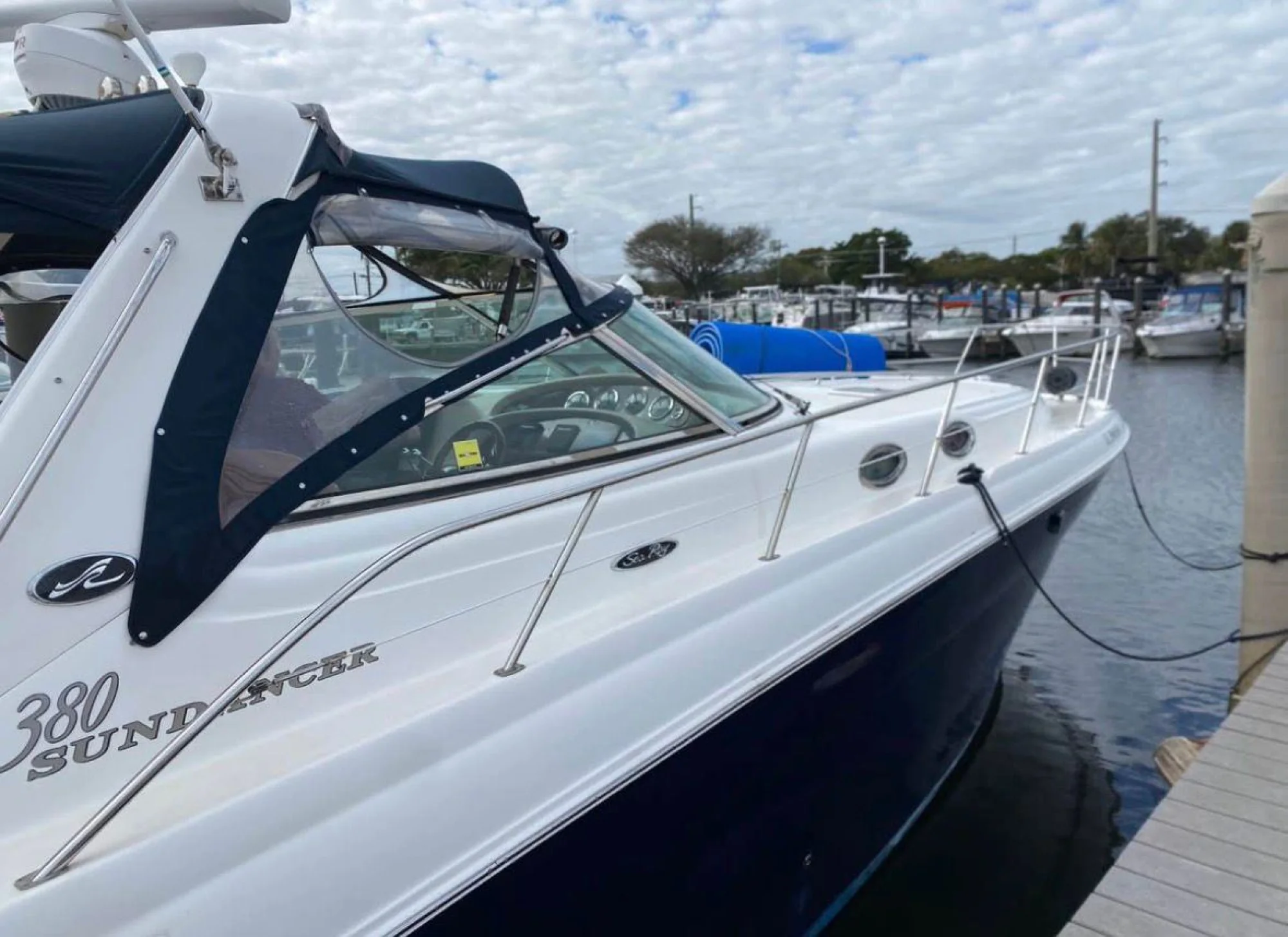 2004 Sea Ray 380 Sundancer - Image 4