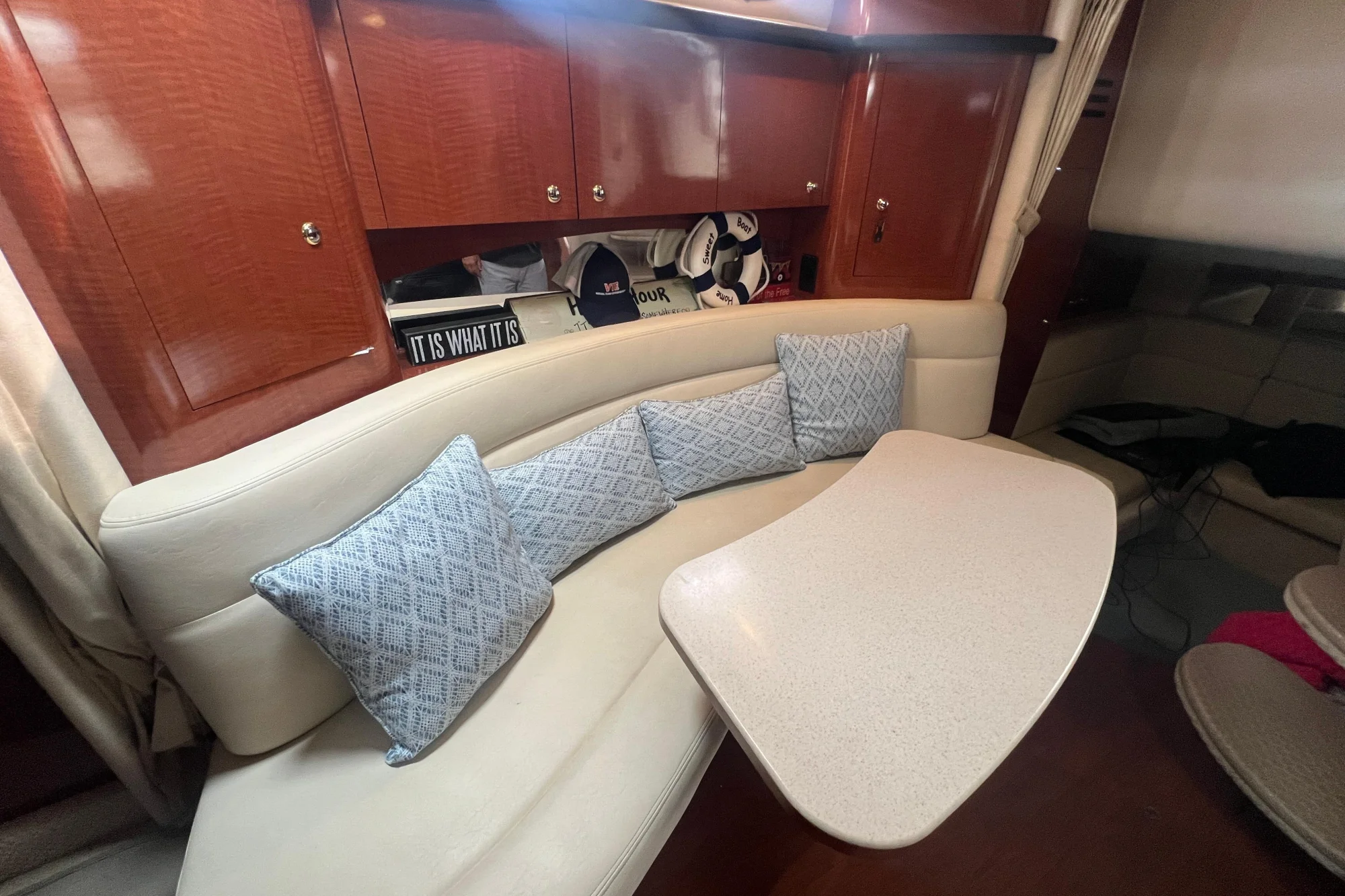 2004 Sea Ray Sundancer 320 - Image 4