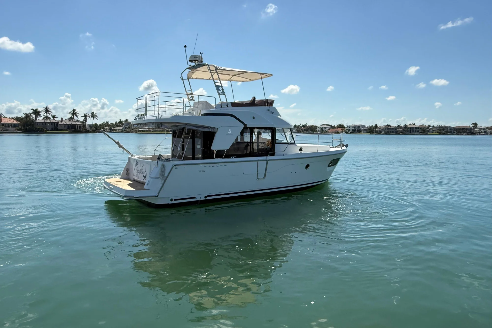 2021 Beneteau Swift Trawler 35 - Image 4