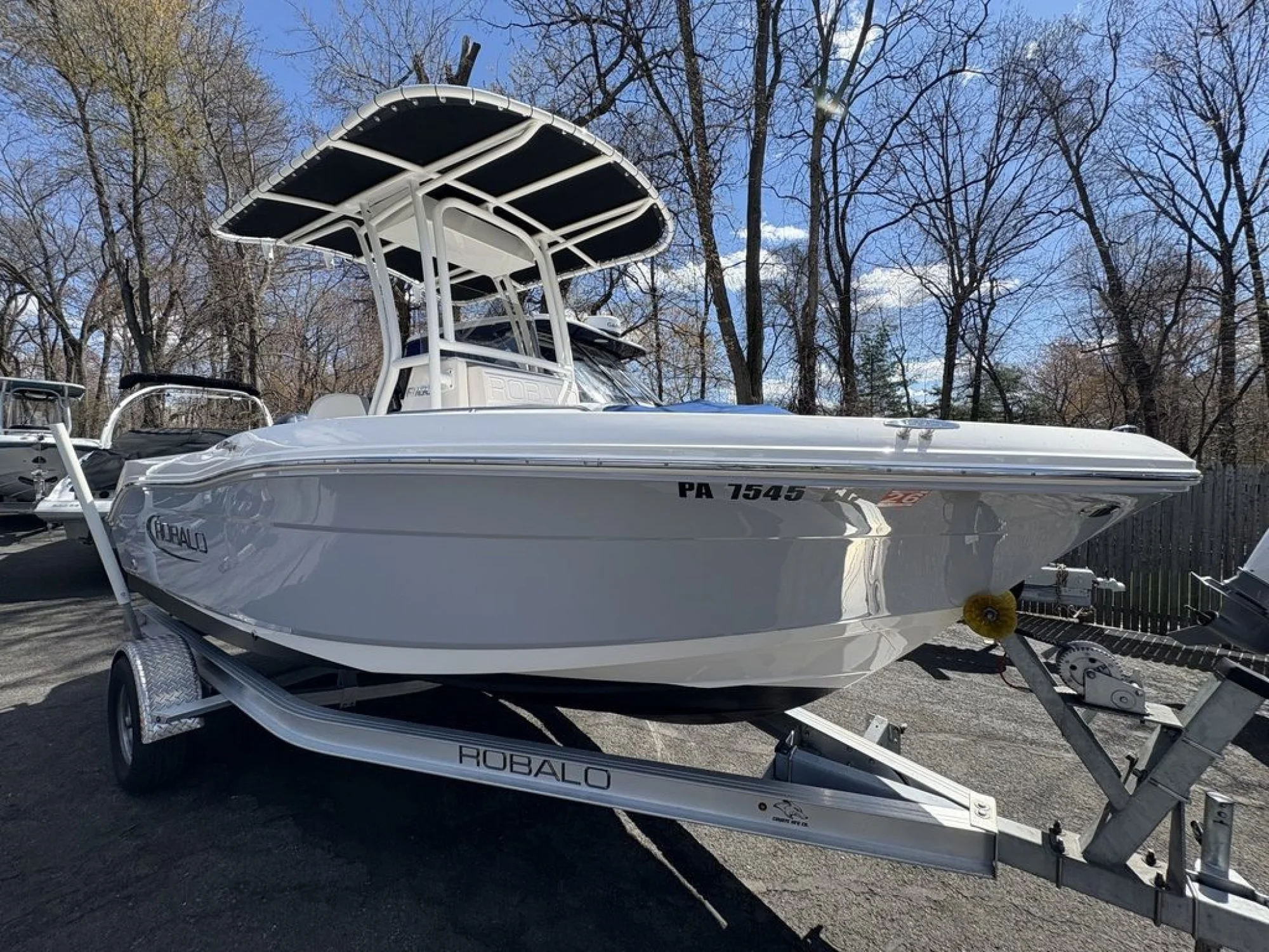 2023 Robalo R180 - Image 2