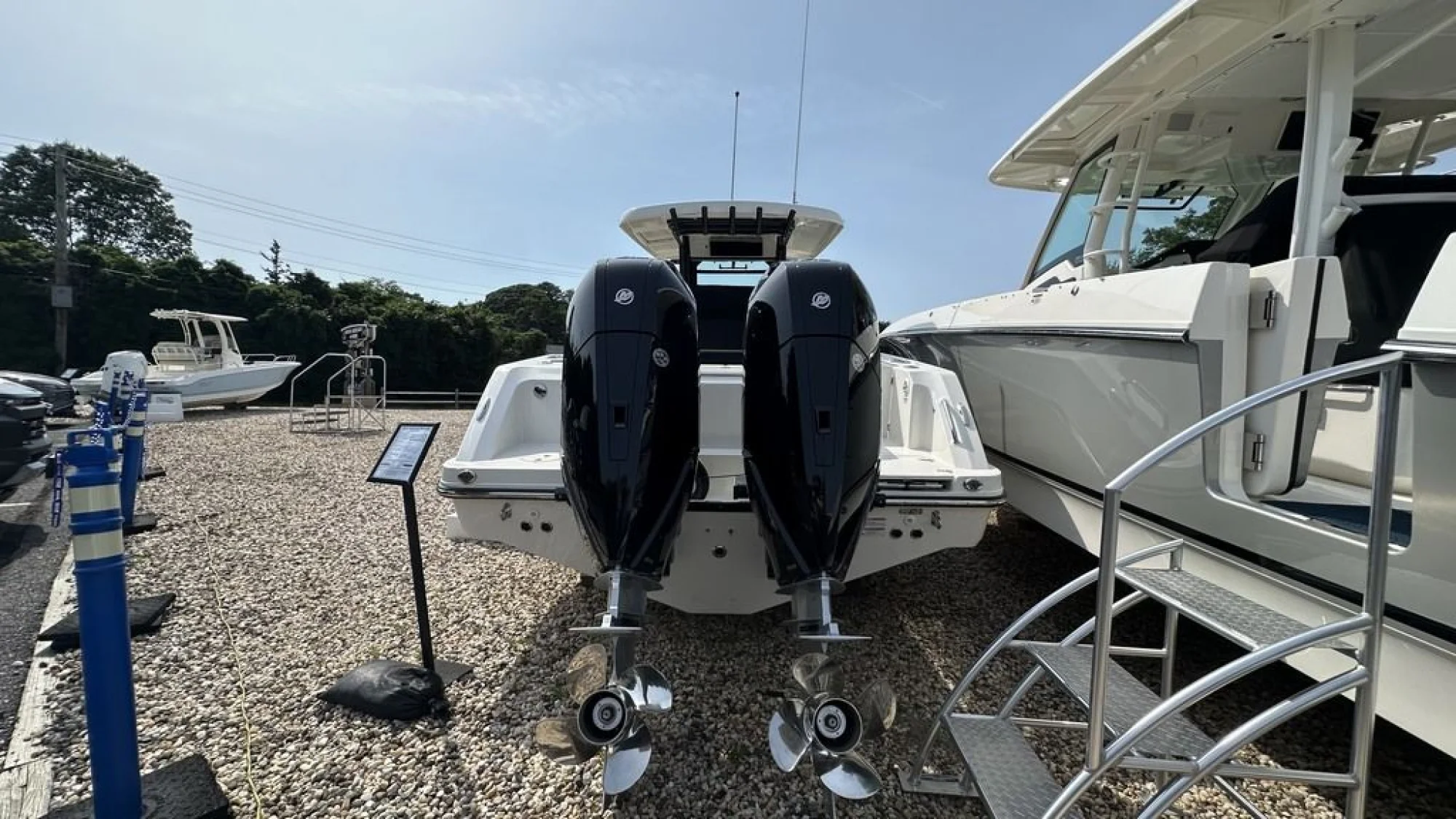 Boston Whaler 330 Outrage - Image 2