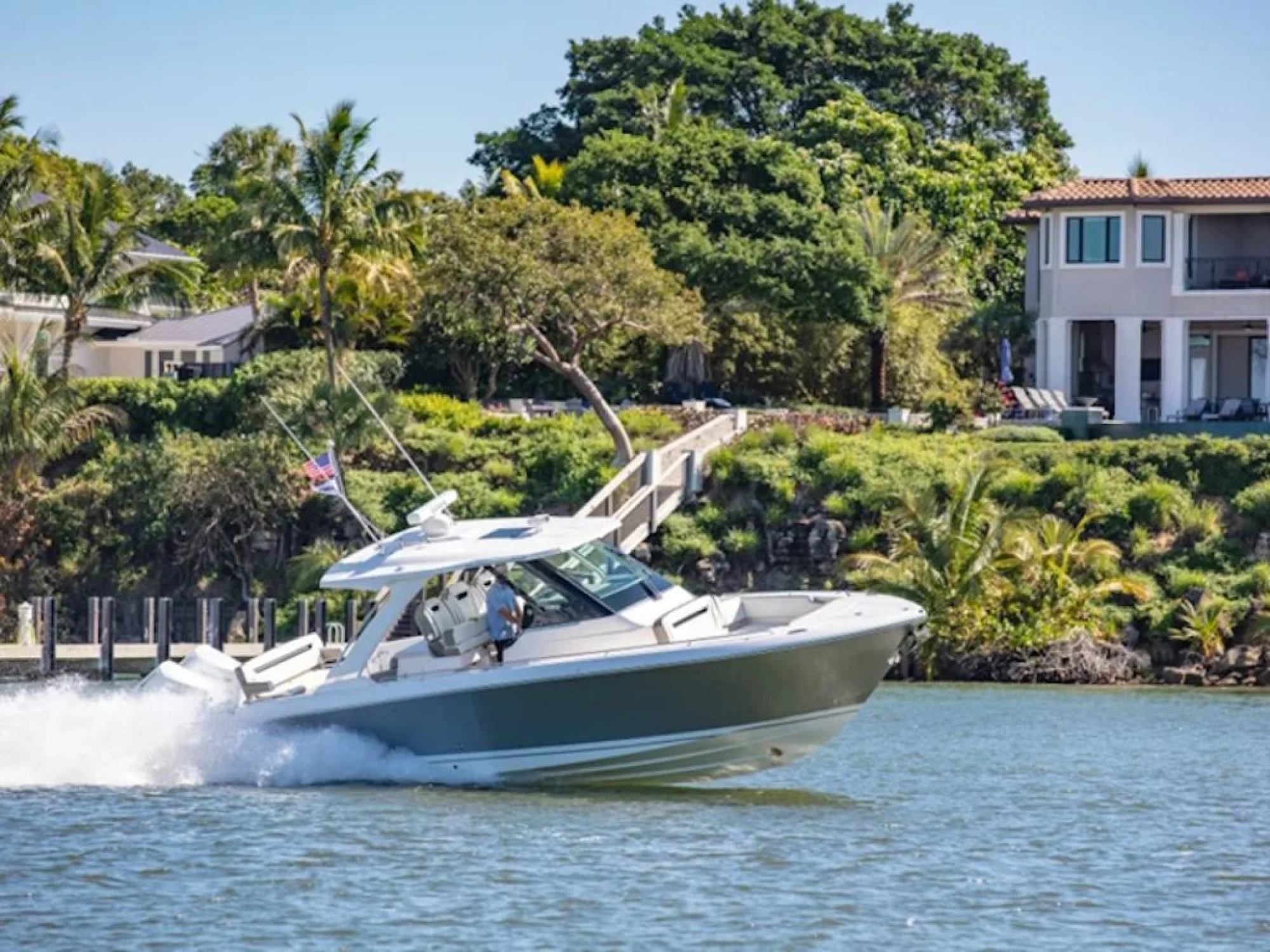 Tiara Yachts 34LS - Image 2