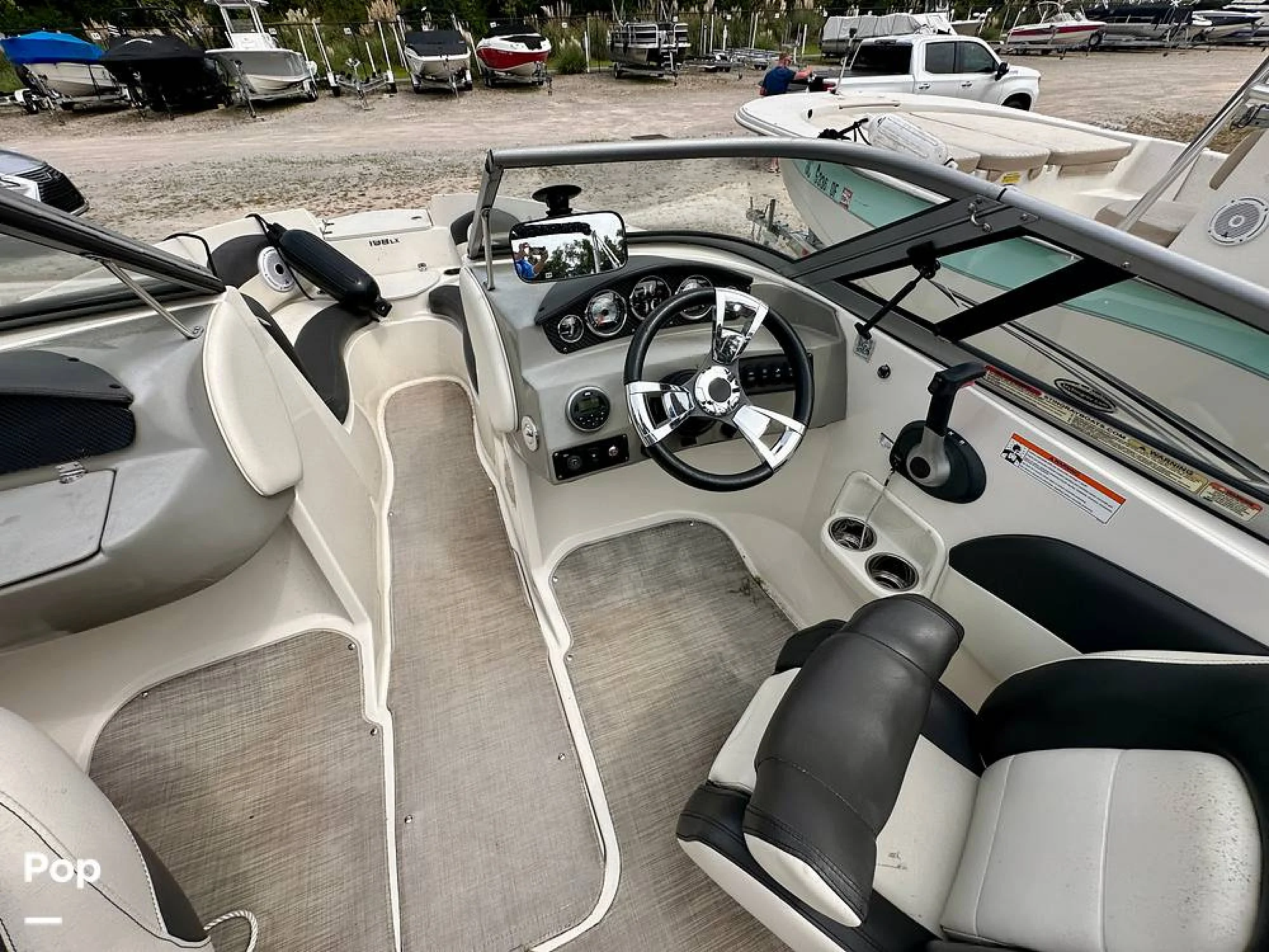 2018 Stingray 198 LX - Image 5