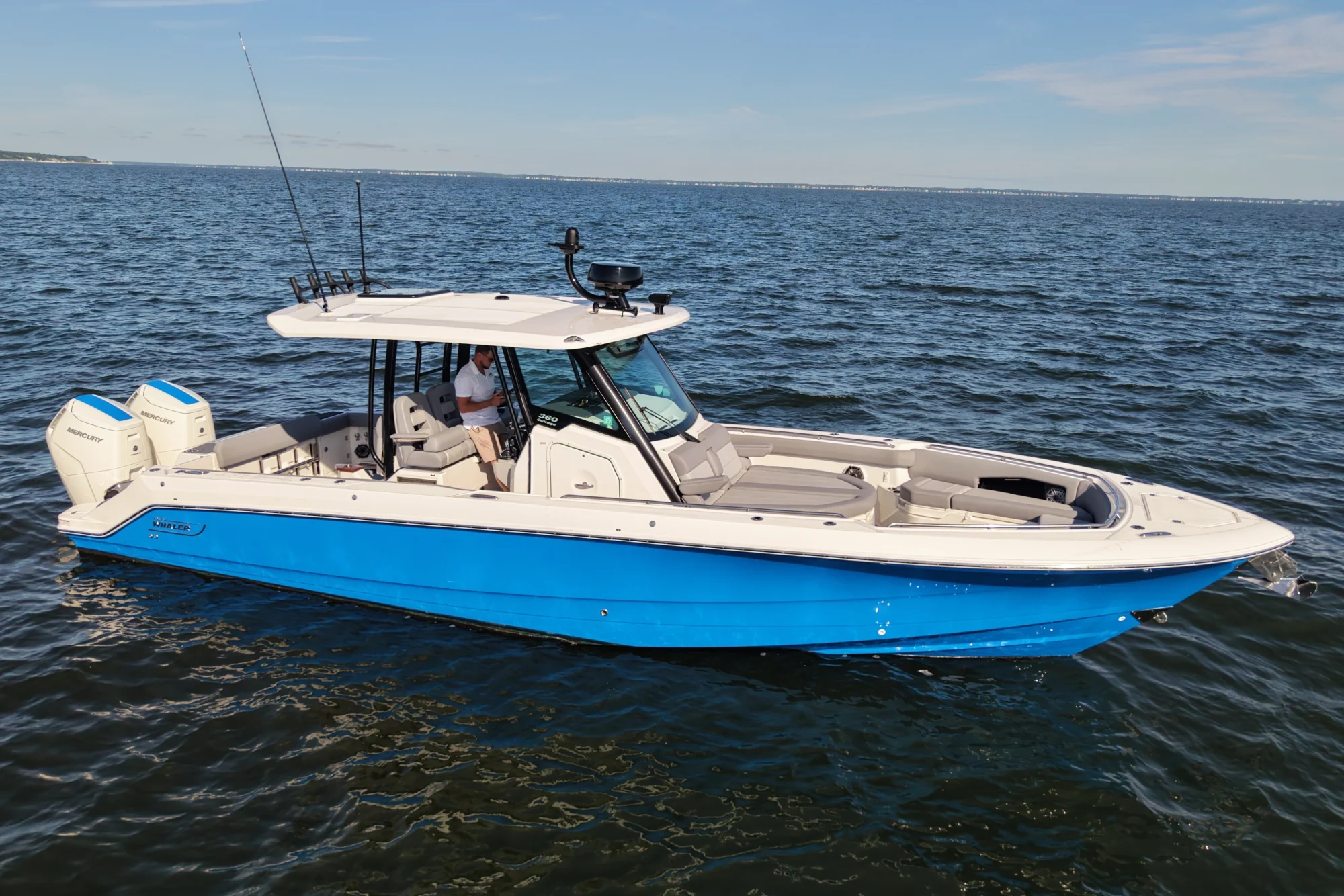 2023 Boston Whaler 360 Outrage - Image 2
