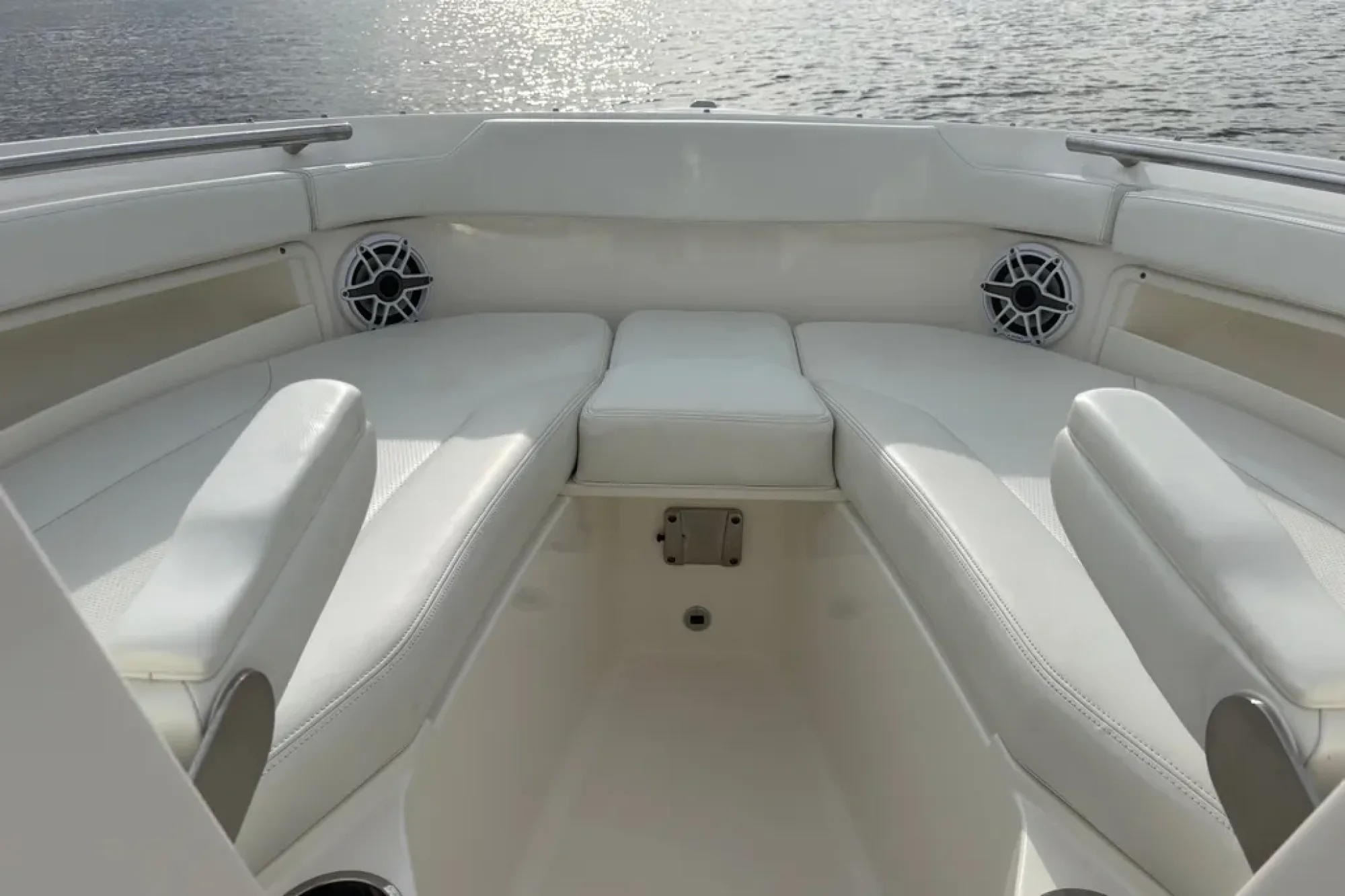 2023 Pursuit DC 266 Dual Console - Image 5