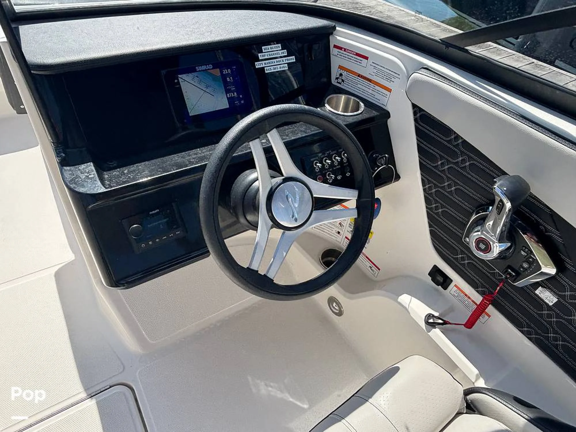 2025 Sea Ray SPX 210 - Image 2