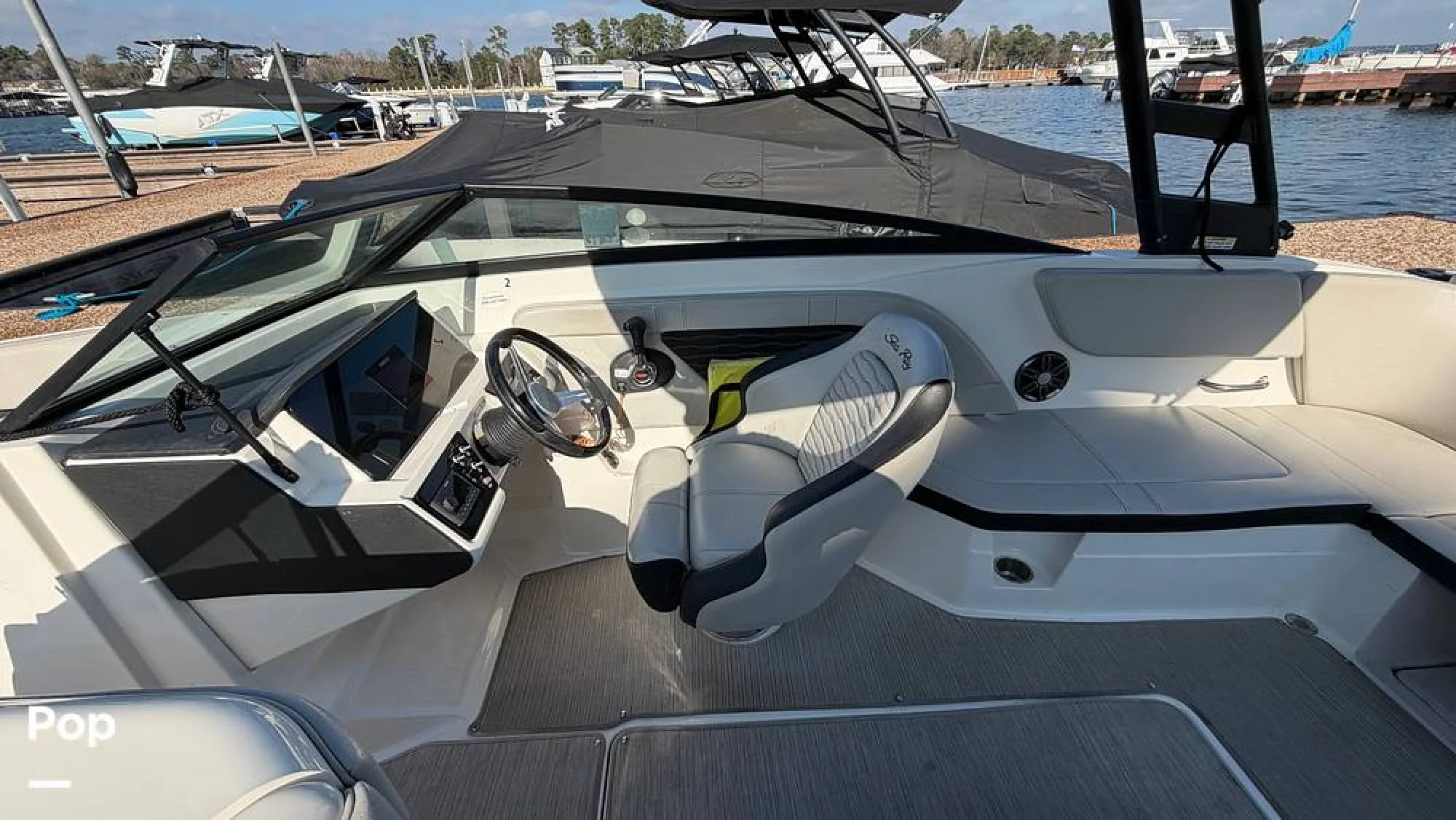 2022 Sea Ray SPX 230 - Image 5