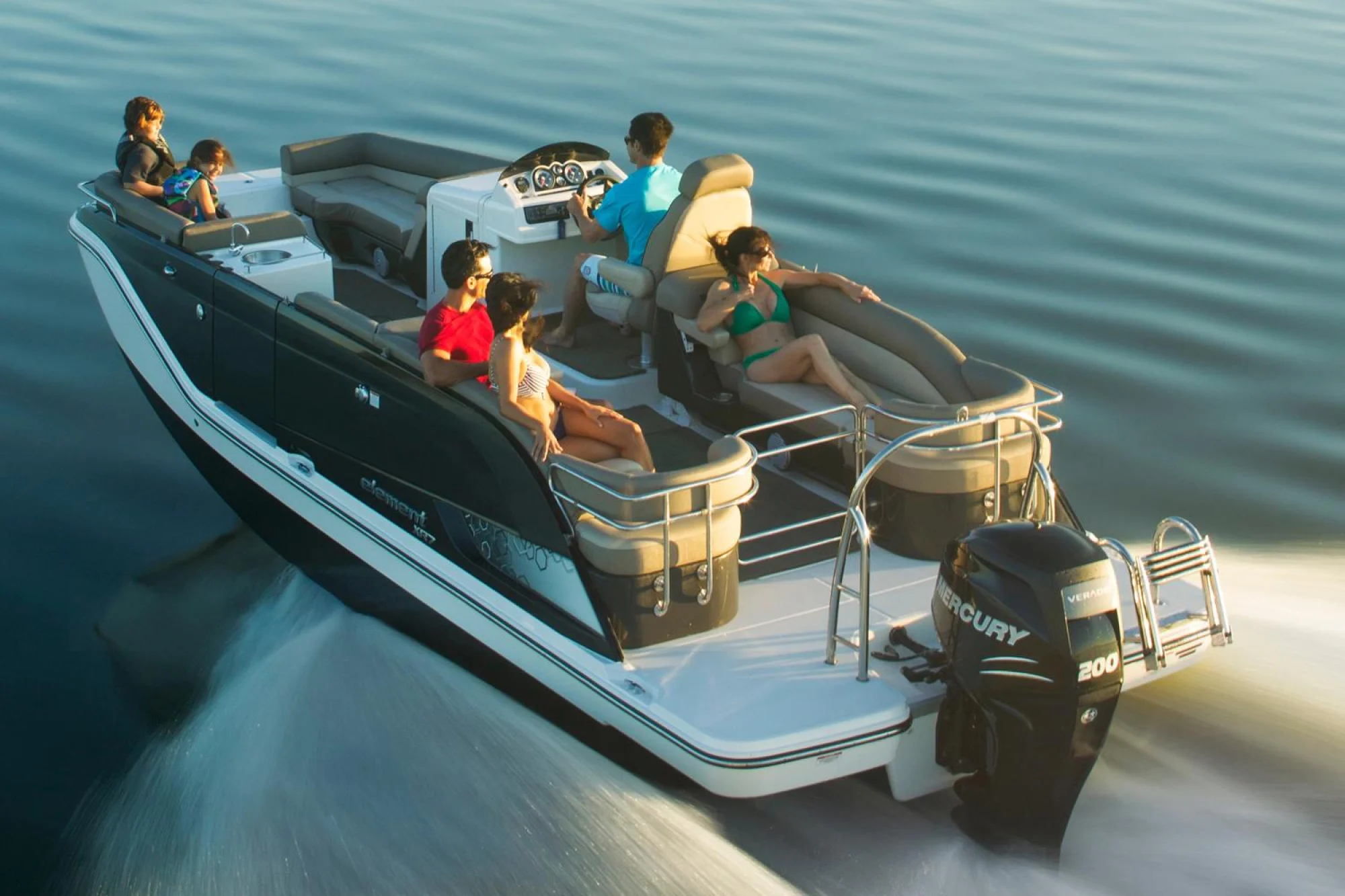 Bayliner Element XR7 - Image 4