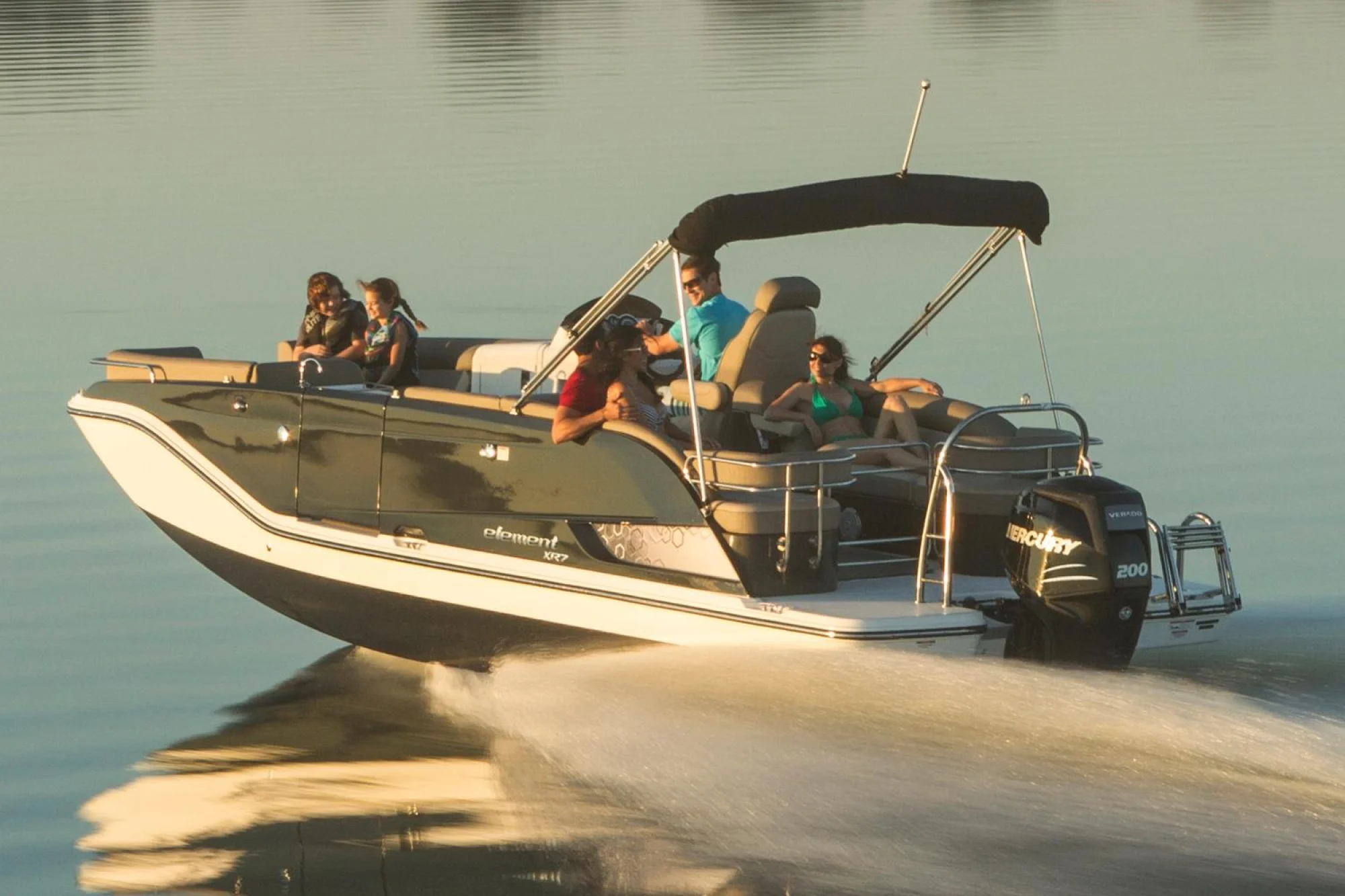 Bayliner Element XR7 - Image 3