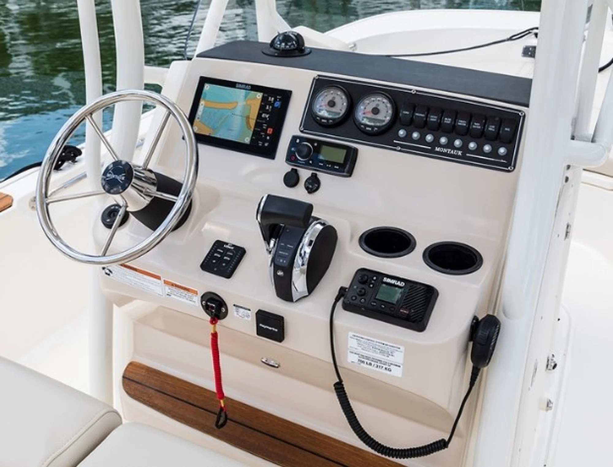 Boston Whaler 210 Montauk 2024 - Image 3