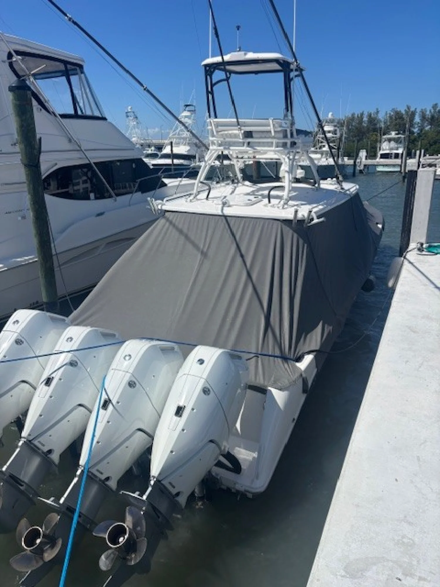 2018 Everglades 435 CC - Image 2