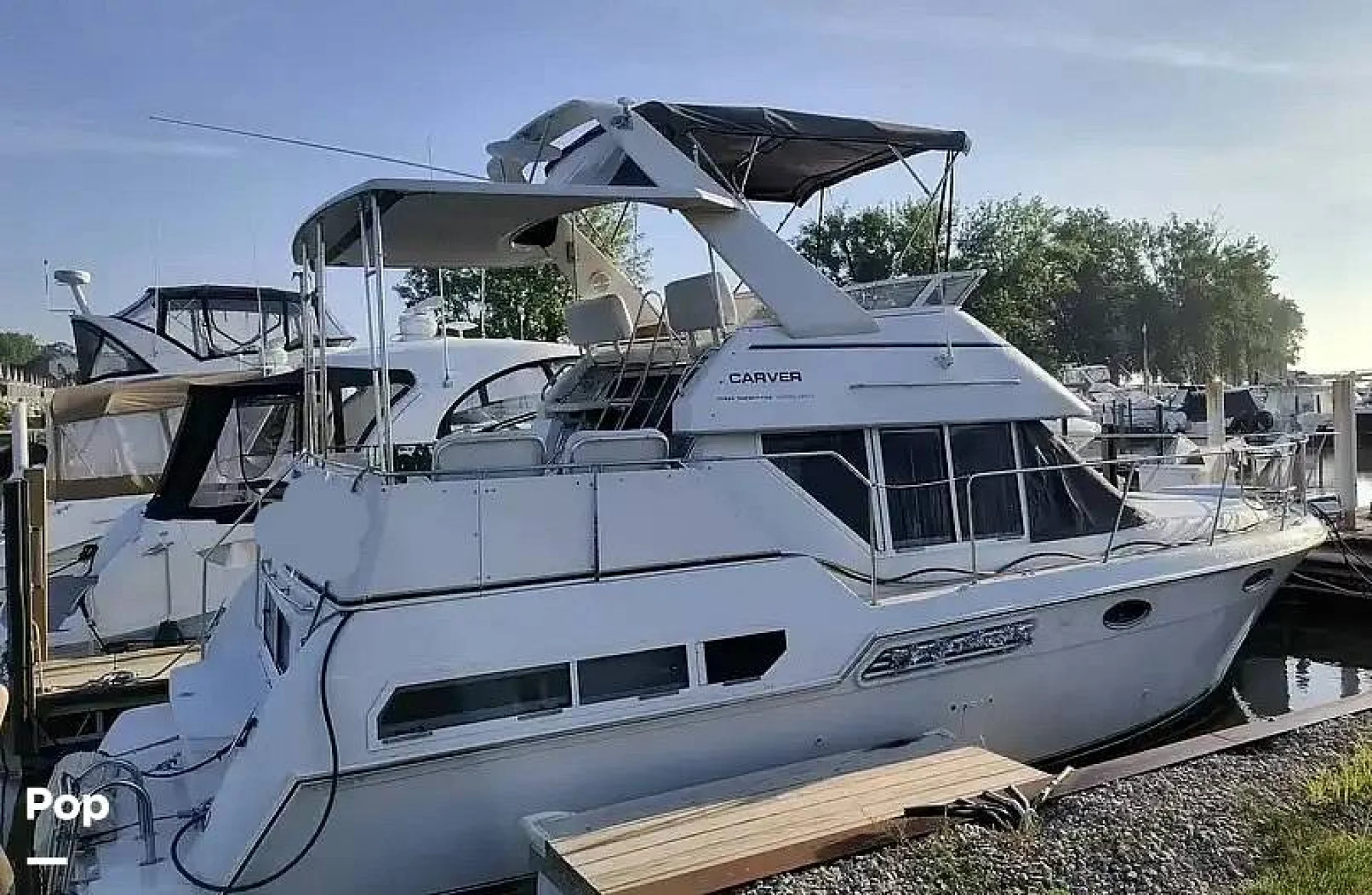 1998 Carver 325 Aft Cabin - Image 4