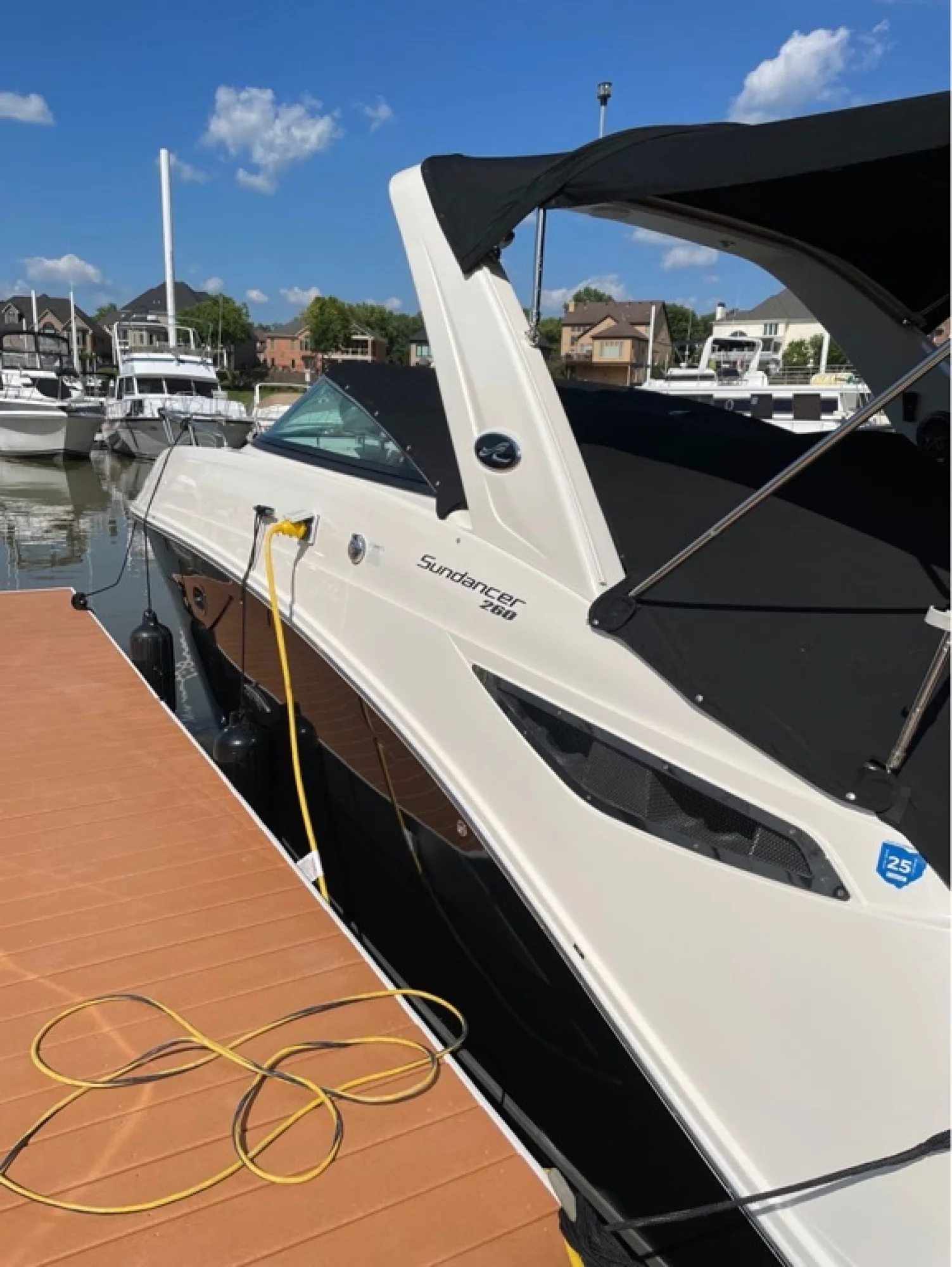2015 Sea Ray 260 Sundancer - Image 3