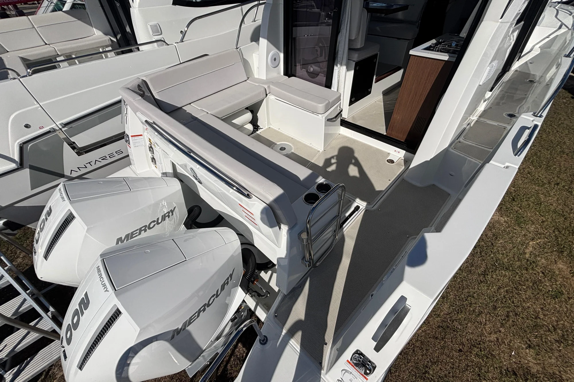 2026 Beneteau Antares 9 V2 - Image 4