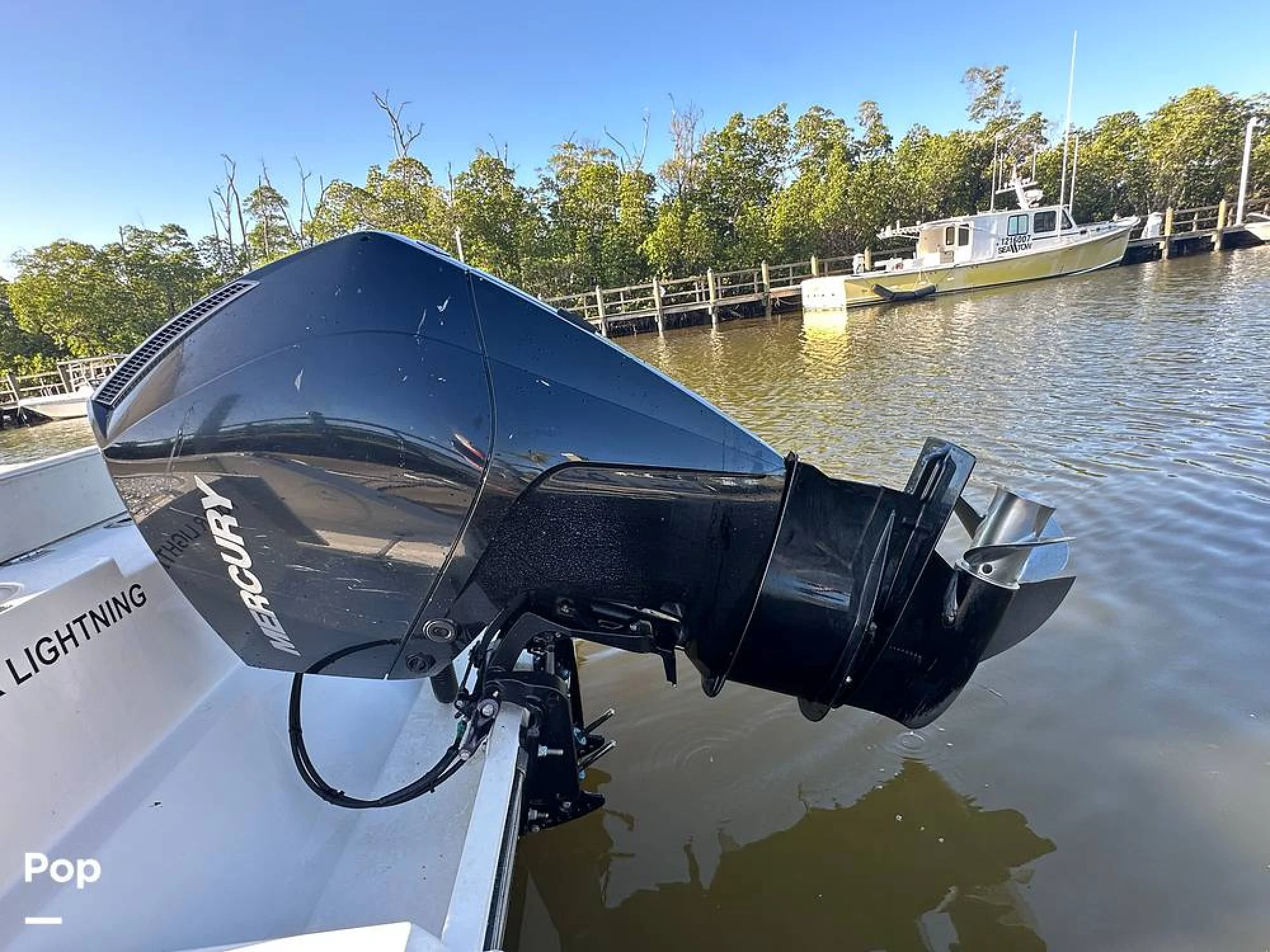 2023 Cobia 237 CC - Image 2