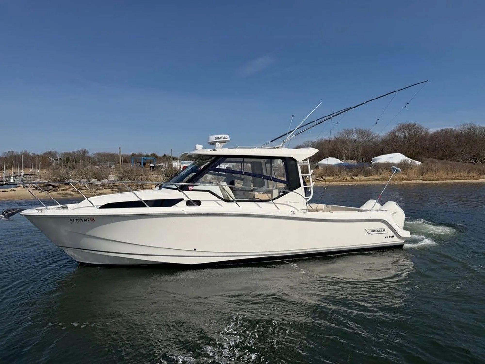 Boston Whaler 325 Conquest - Image 2