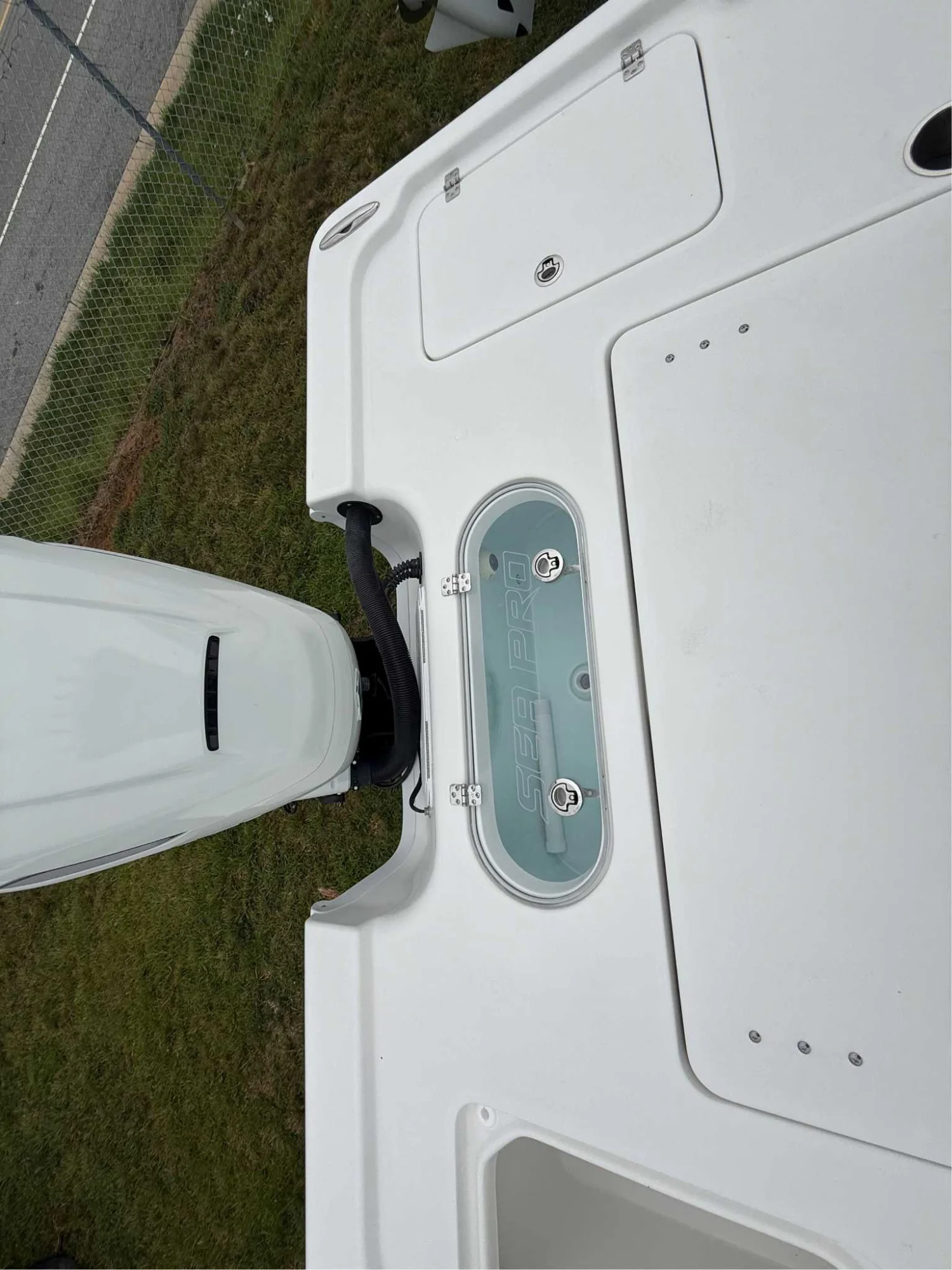 2027 Sea Pro 250 DLX - Image 2