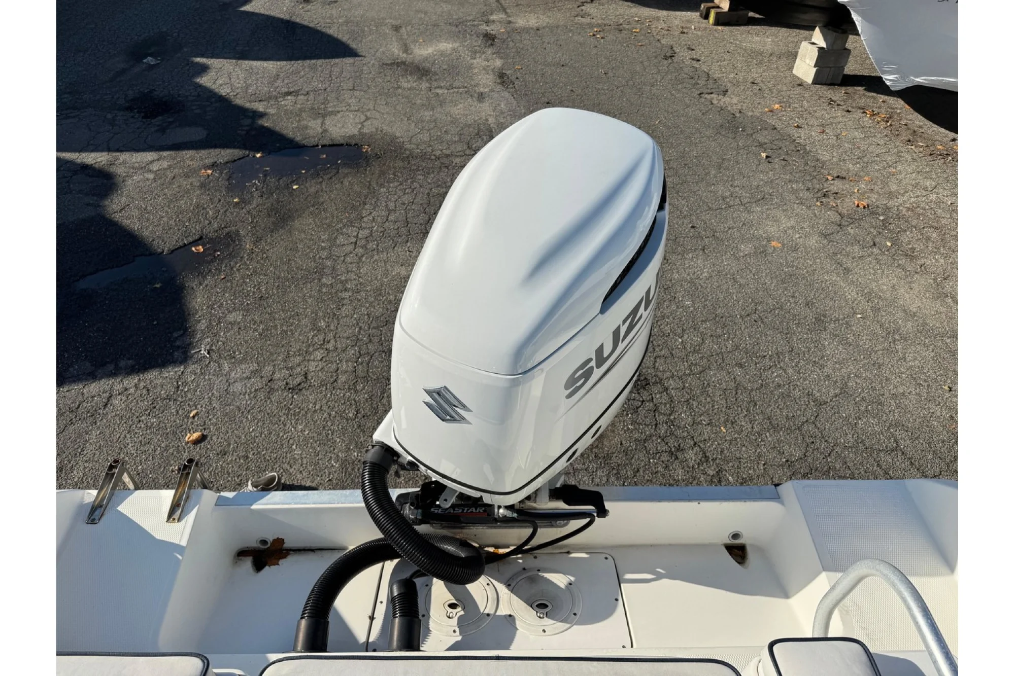 1998 Cobia 220 Walkaround - Image 5