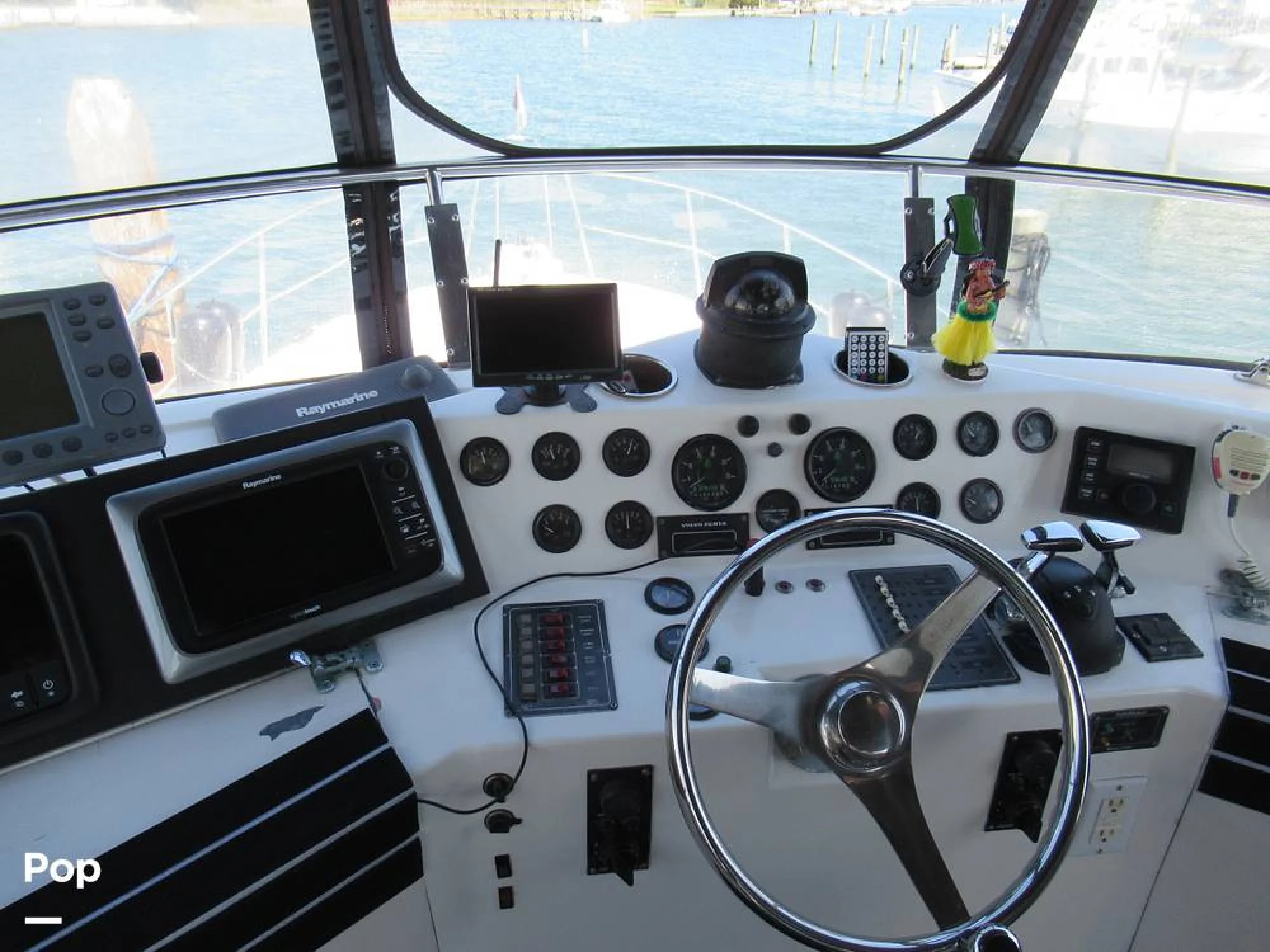 1987 Symbol 44 MKII Sundeck - Image 3