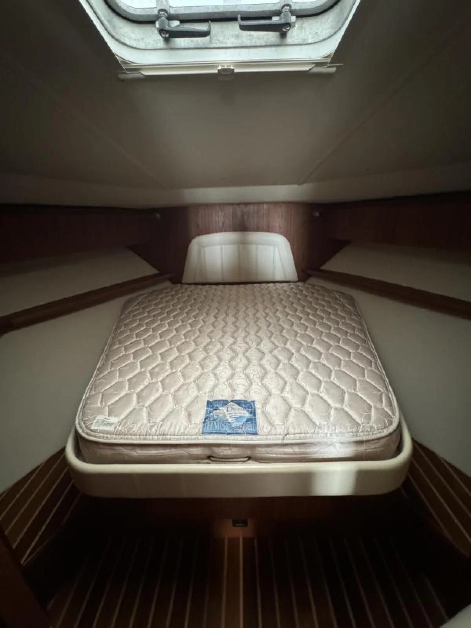 2004 Tiara Yachts 4200 Open - Image 2