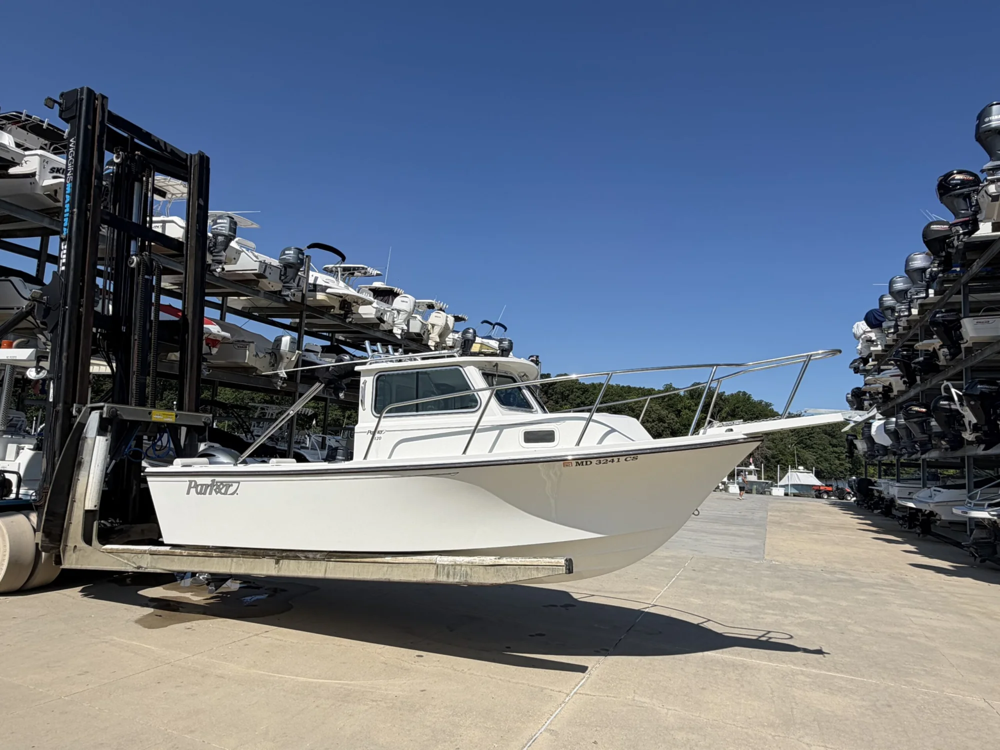 2017 Parker 2120 Sport Cabin - Image 2