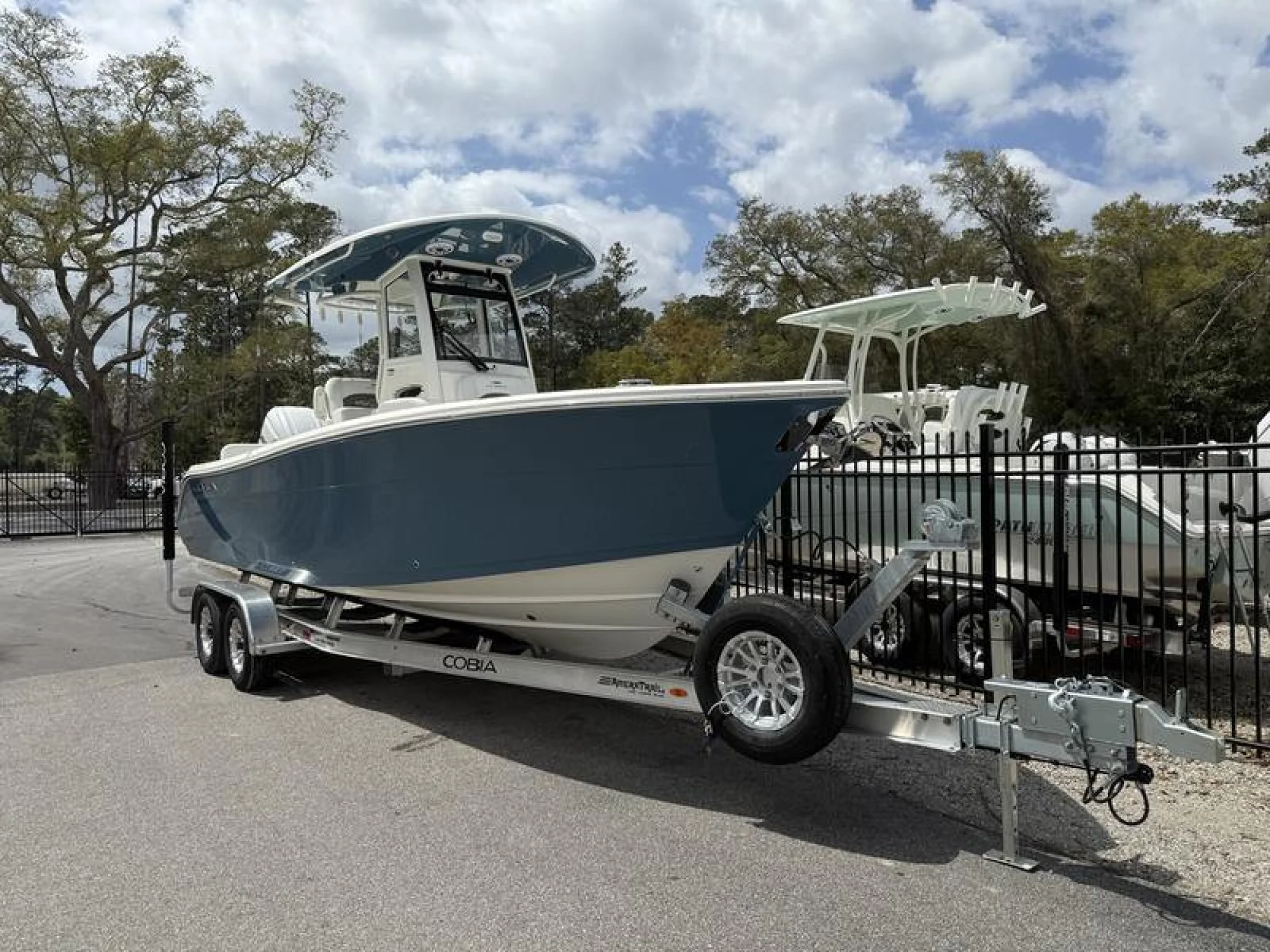 2025 Cobia 240 CC - Image 2