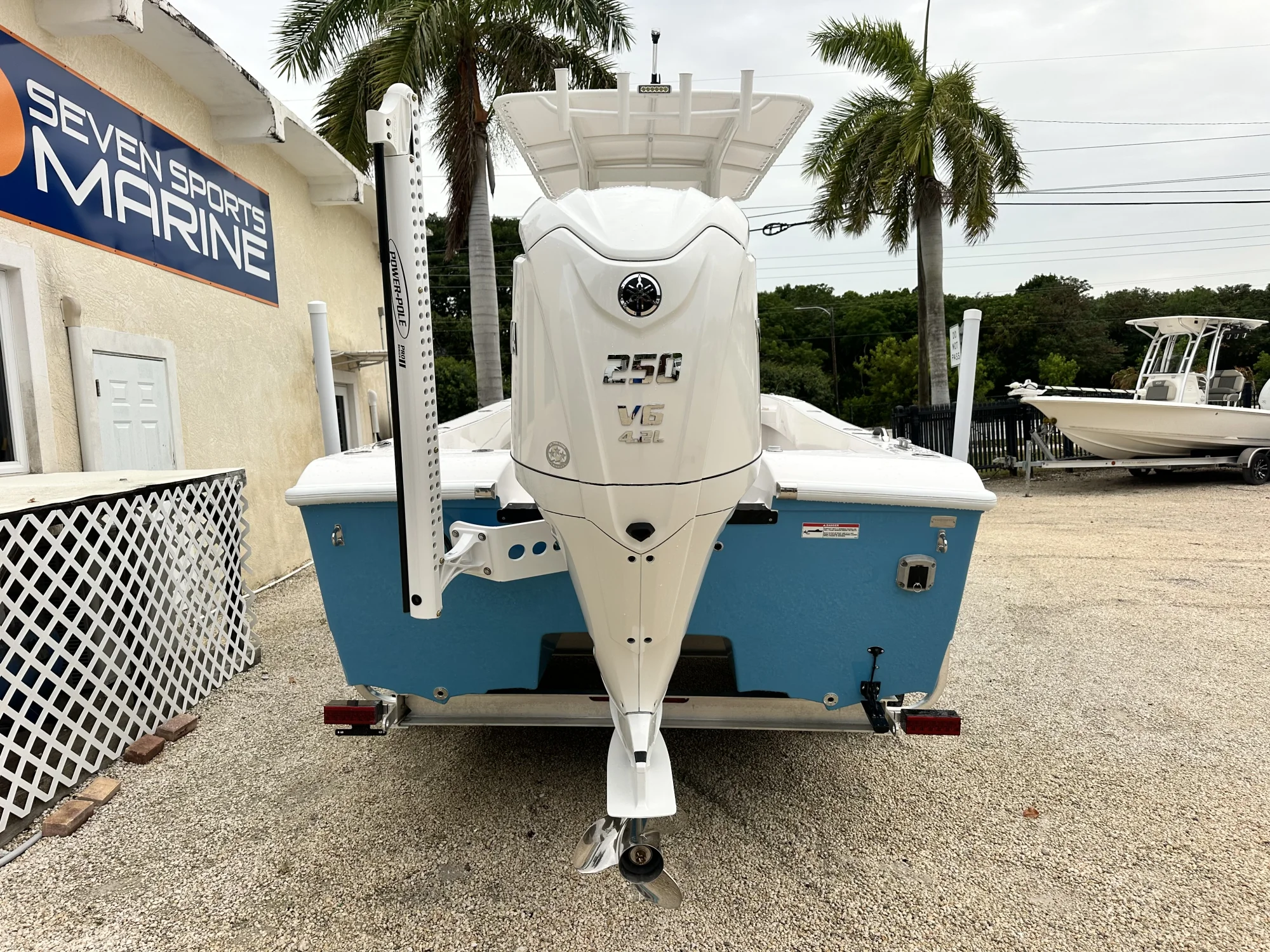 2027 Twin Vee 22 Bay Cat - Image 4