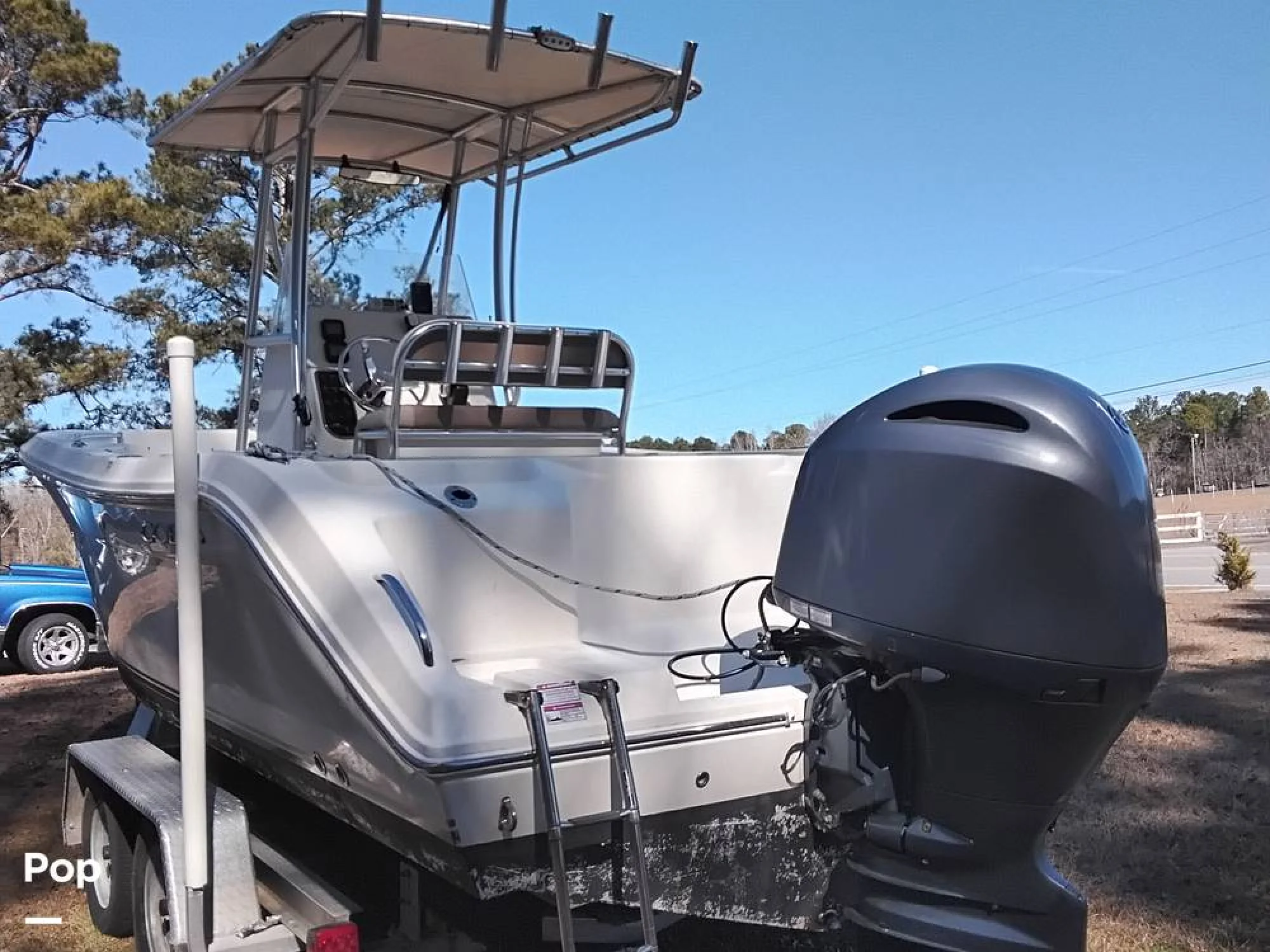 2015 Cobia 217 CC - Image 4