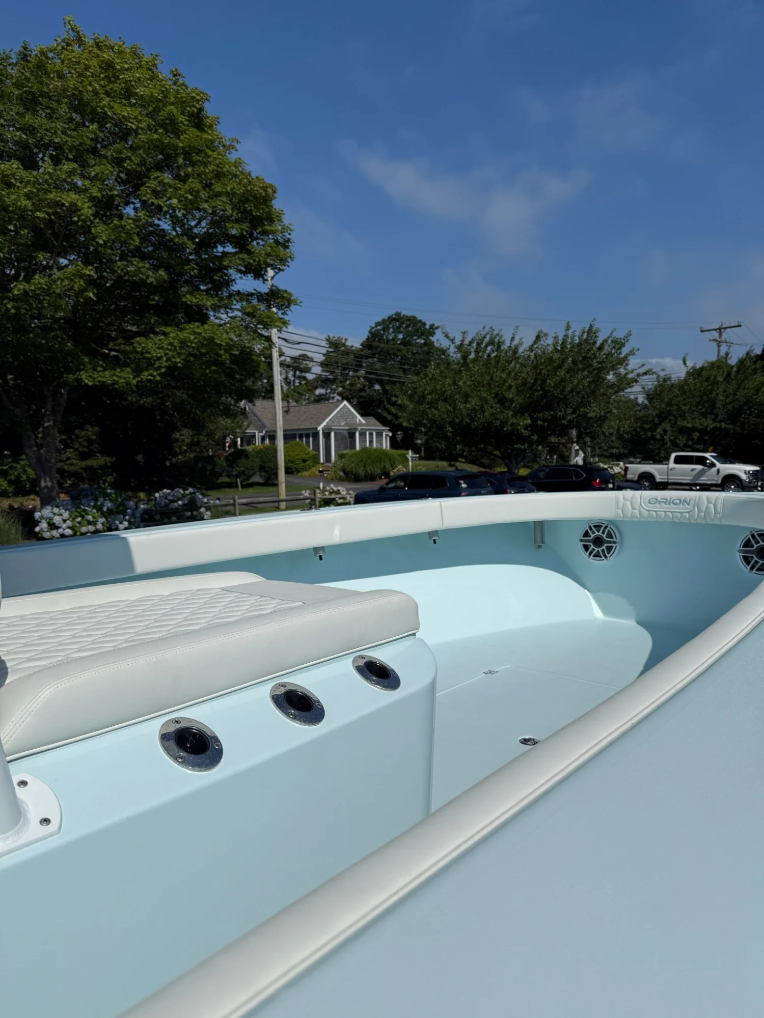 New 29' Orion 2025 29CC With Ice Blue Hull - Image 2