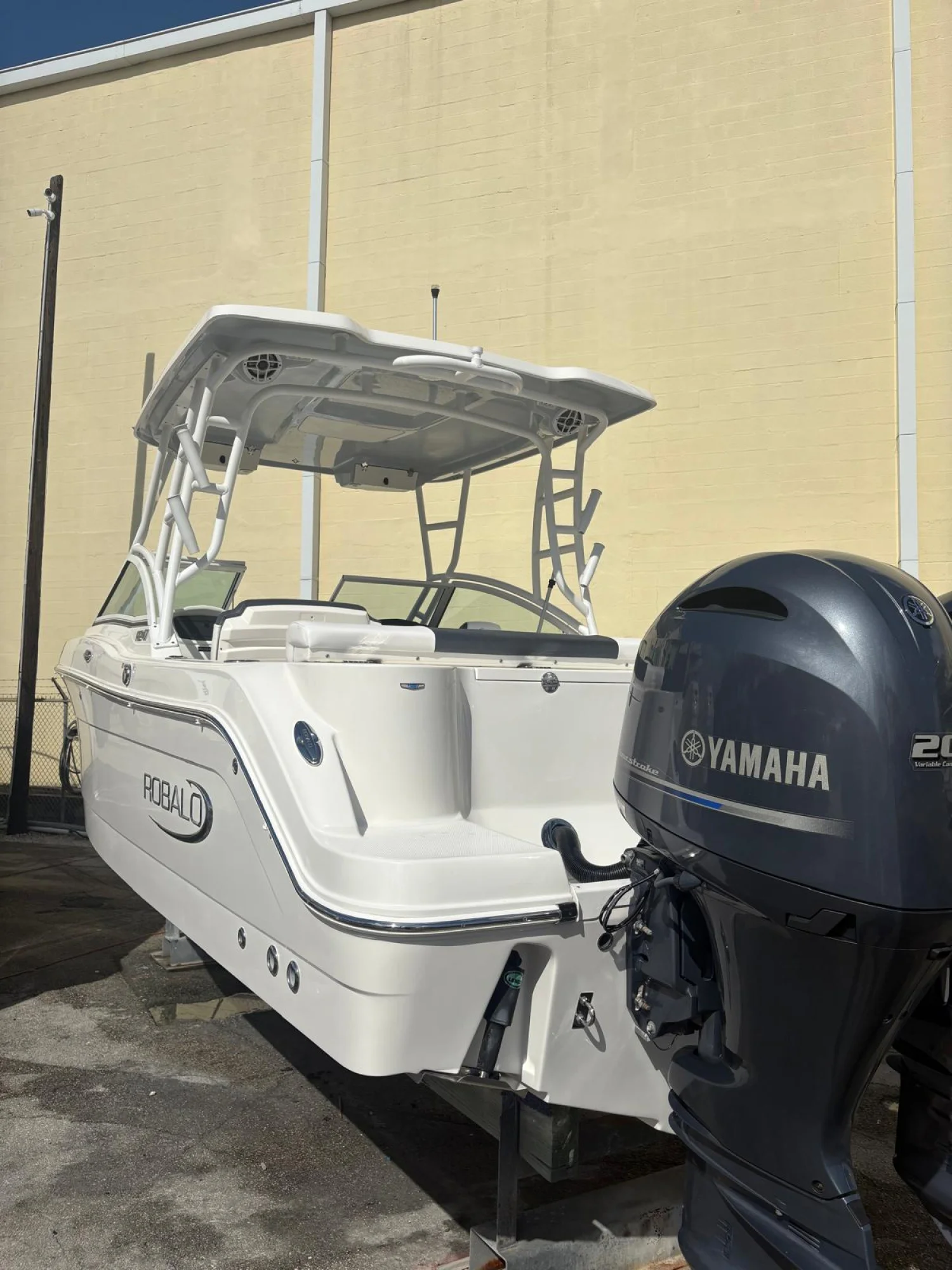 2021 ROBALO R247 - Image 2