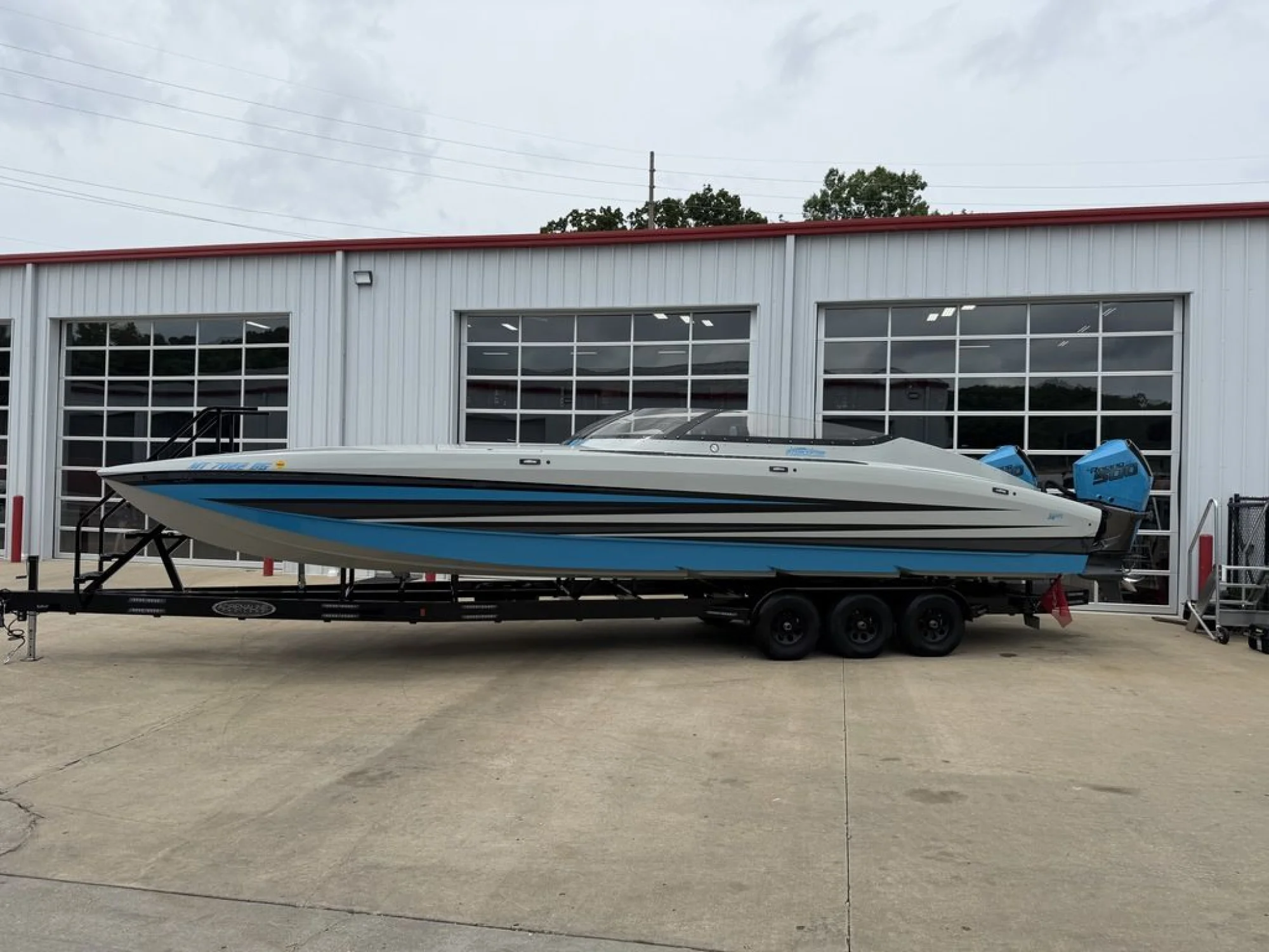 Interceptor 36 Cat